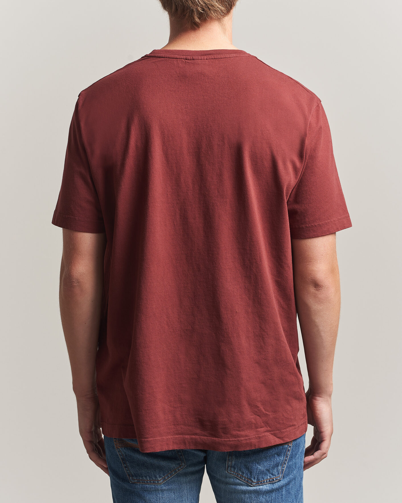 Men | T-Shirts | Nudie Jeans | Uno Everyday Crew Neck T-Shirt Burgundy