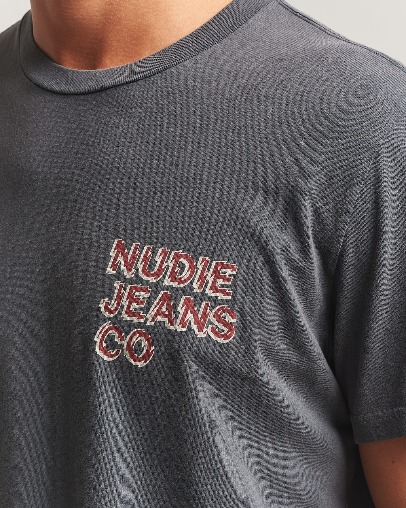 Men | T-Shirts | Nudie Jeans | Roy Life Tracks T-Shirt Antracite