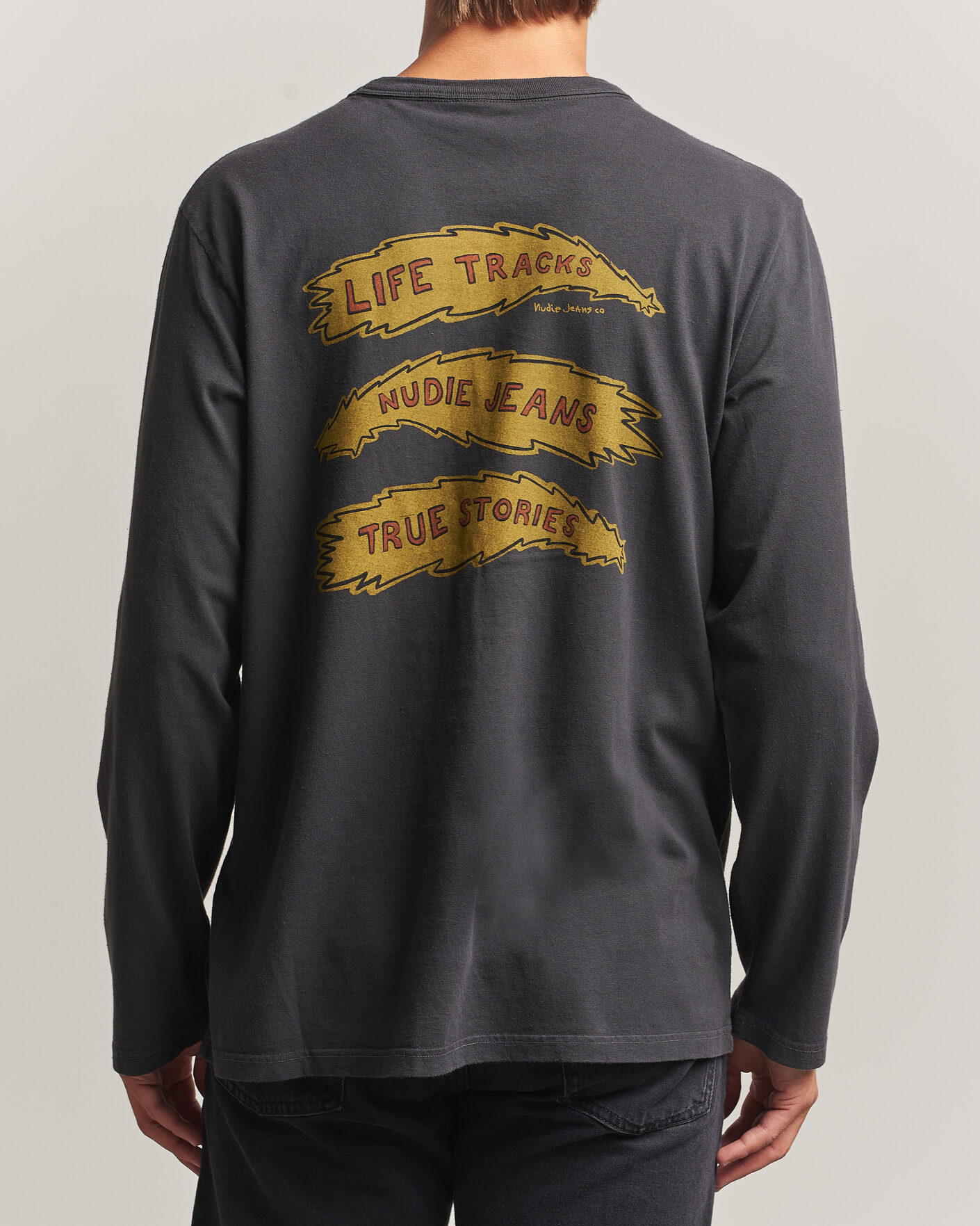 Men | T-Shirts | Nudie Jeans | Rudi Life Tracks II Long Sleeved T-Shirt Antracite