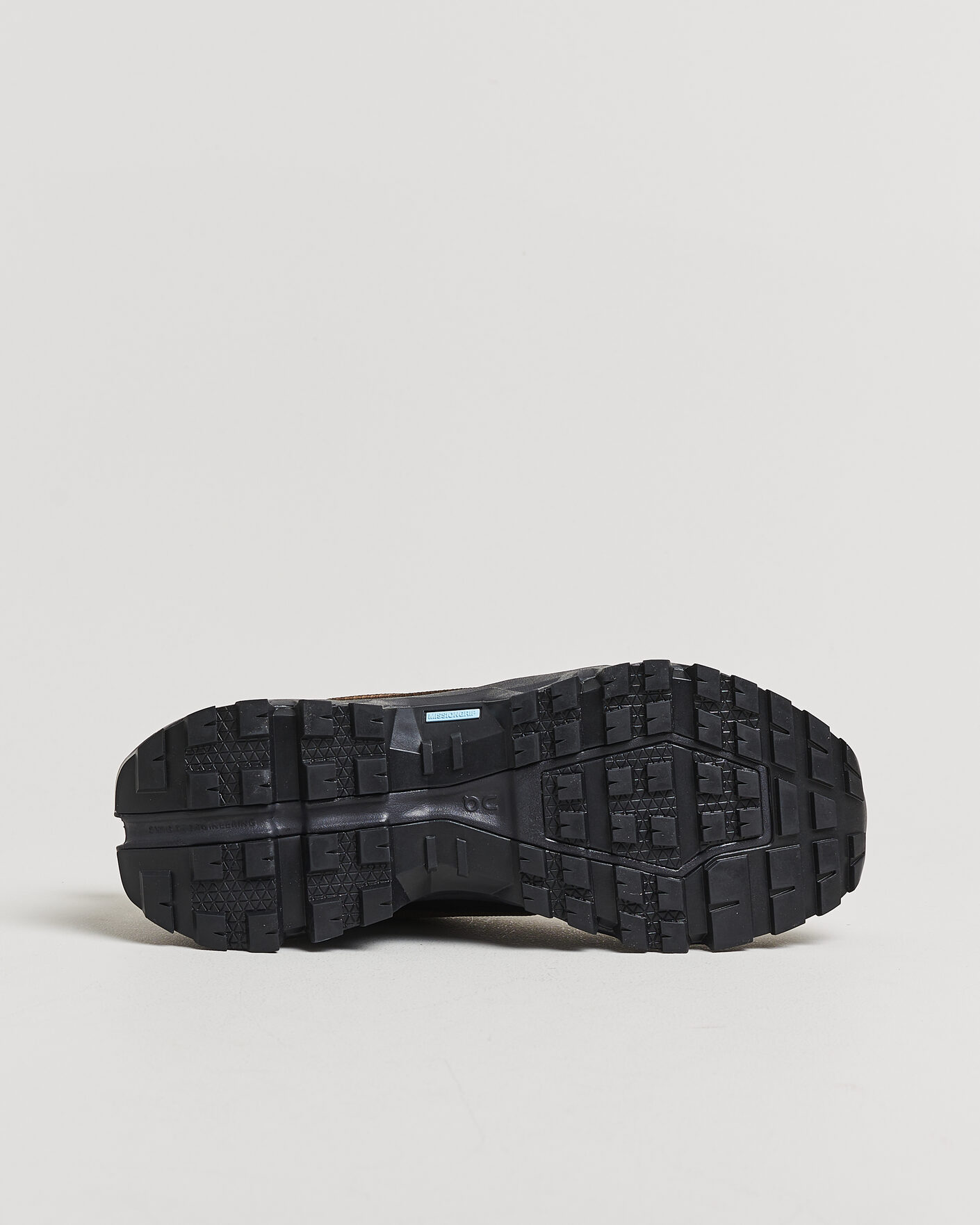 Men | Trail Sneakers | On | Cloudrock Low Waterproof Earth/Black