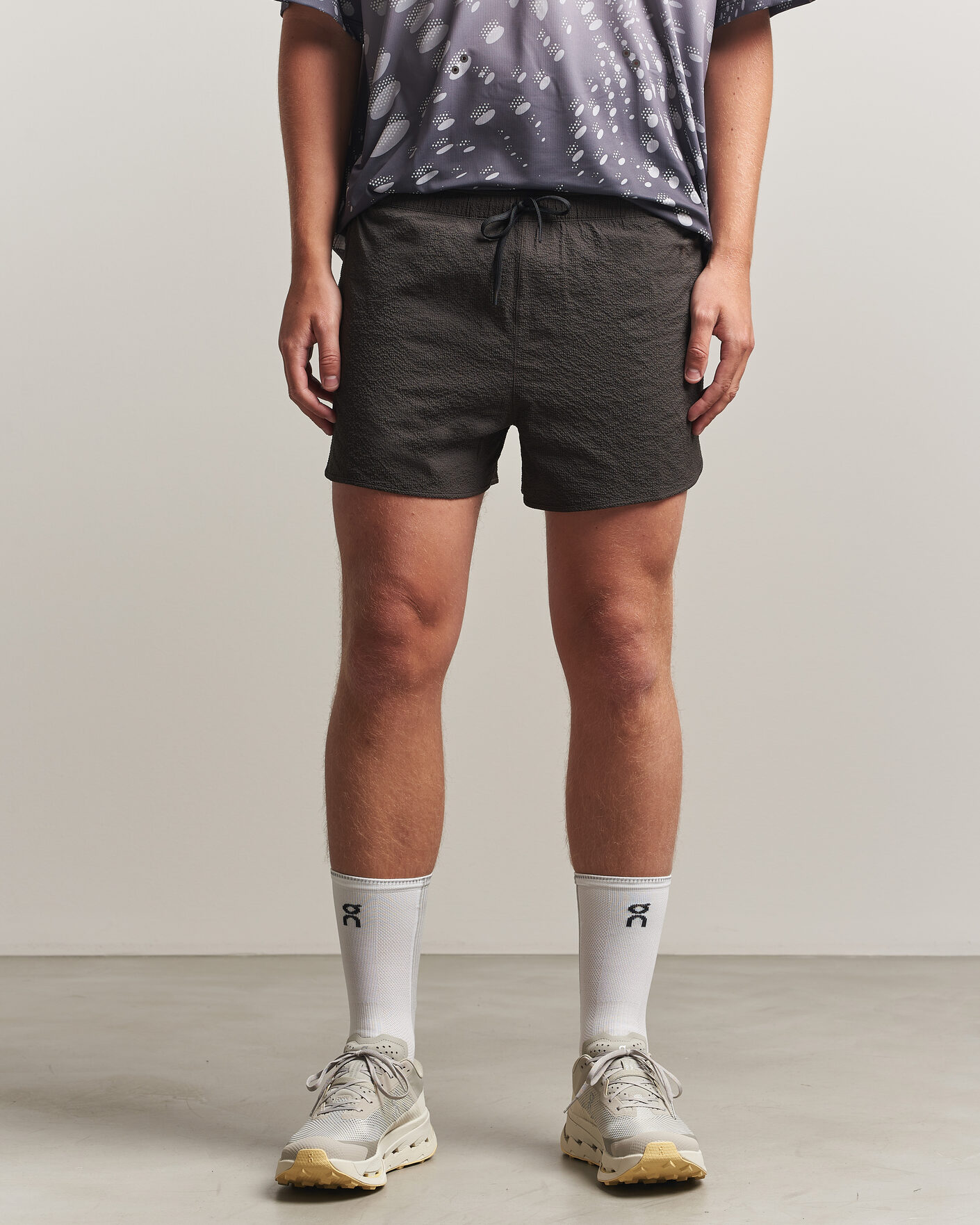 ON Performance Volt Shorts Espresso at CareOfCarl.com