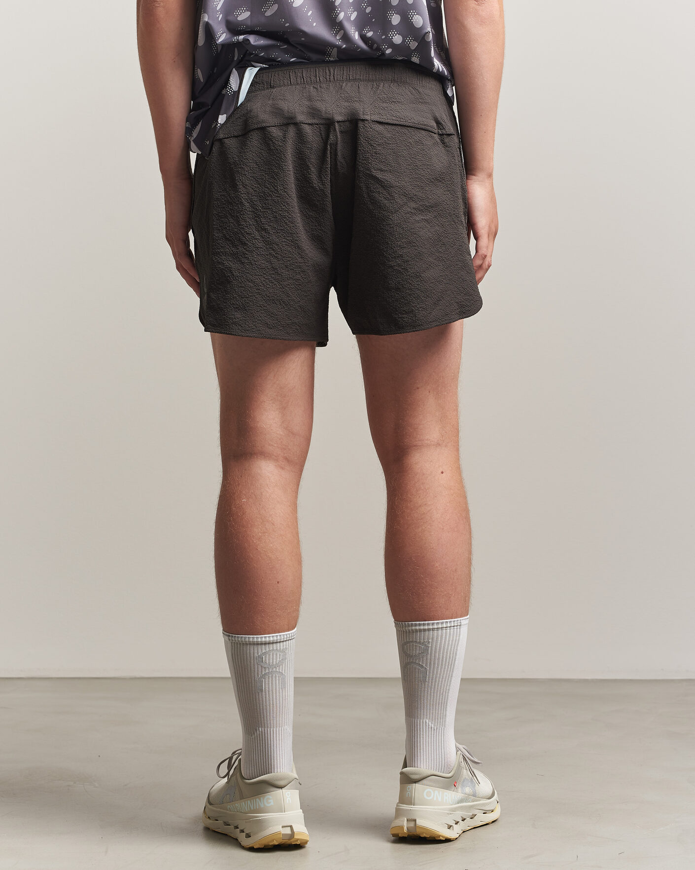 ON Performance Volt Shorts Espresso at CareOfCarl.com