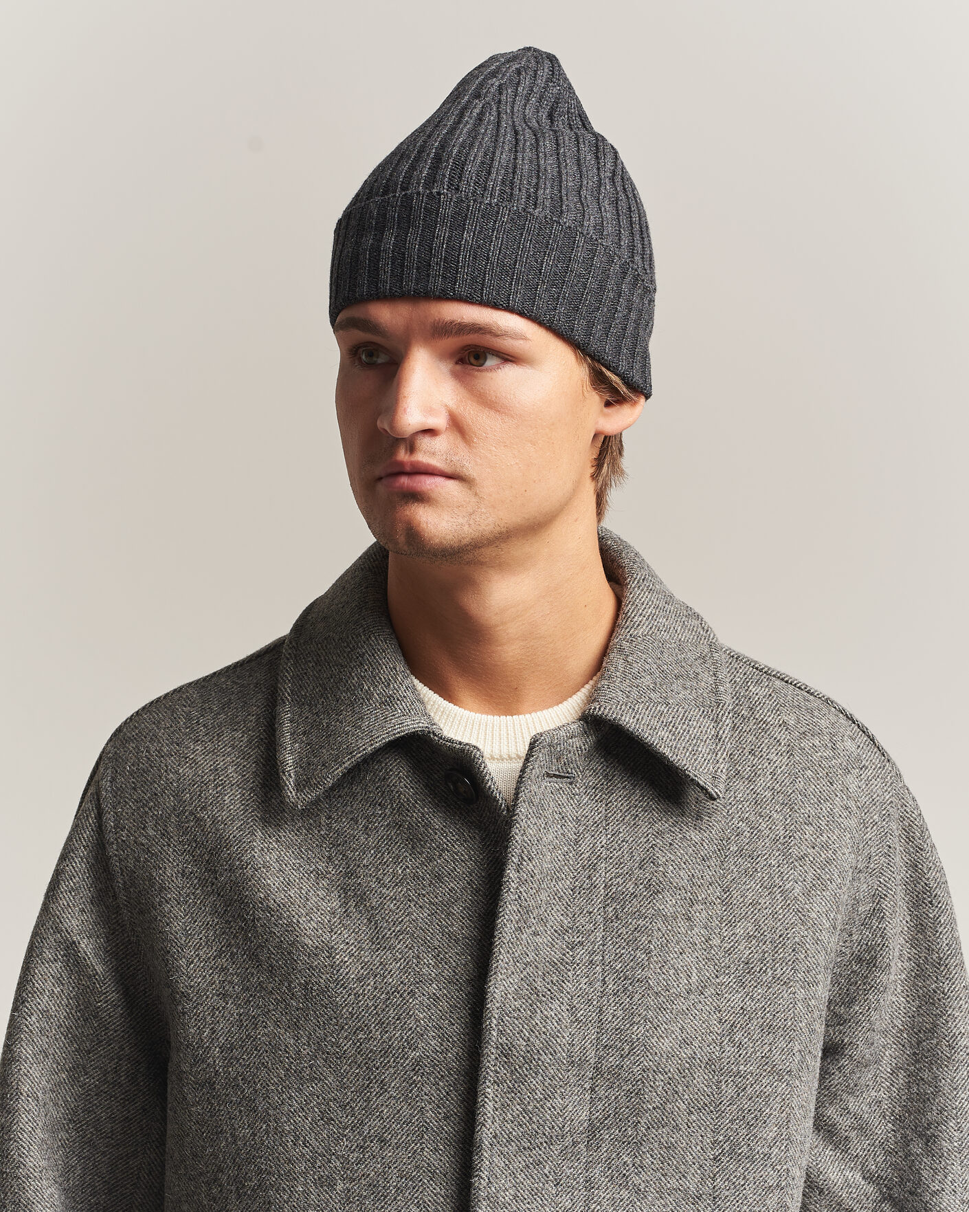 Men | Beanies | Piacenza Cashmere | Ribbed Cashmere Beanie Charcoal