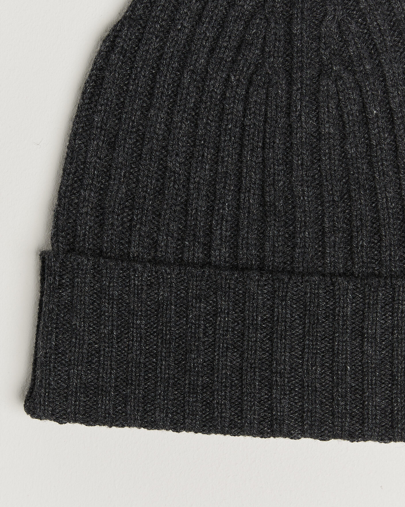 Men | Beanies | Piacenza Cashmere | Ribbed Cashmere Beanie Charcoal