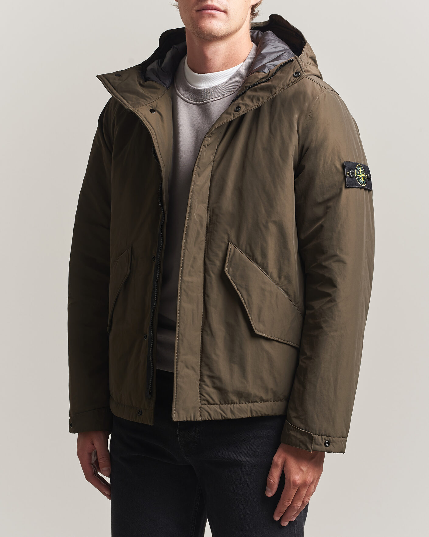 ジャケット・アウター ARC'TERYX VEILANCE Isogon Hooded Jacket Arc'teryx Veilance Isogon MX Hooded Jacket Olive at CareOfCarl.com