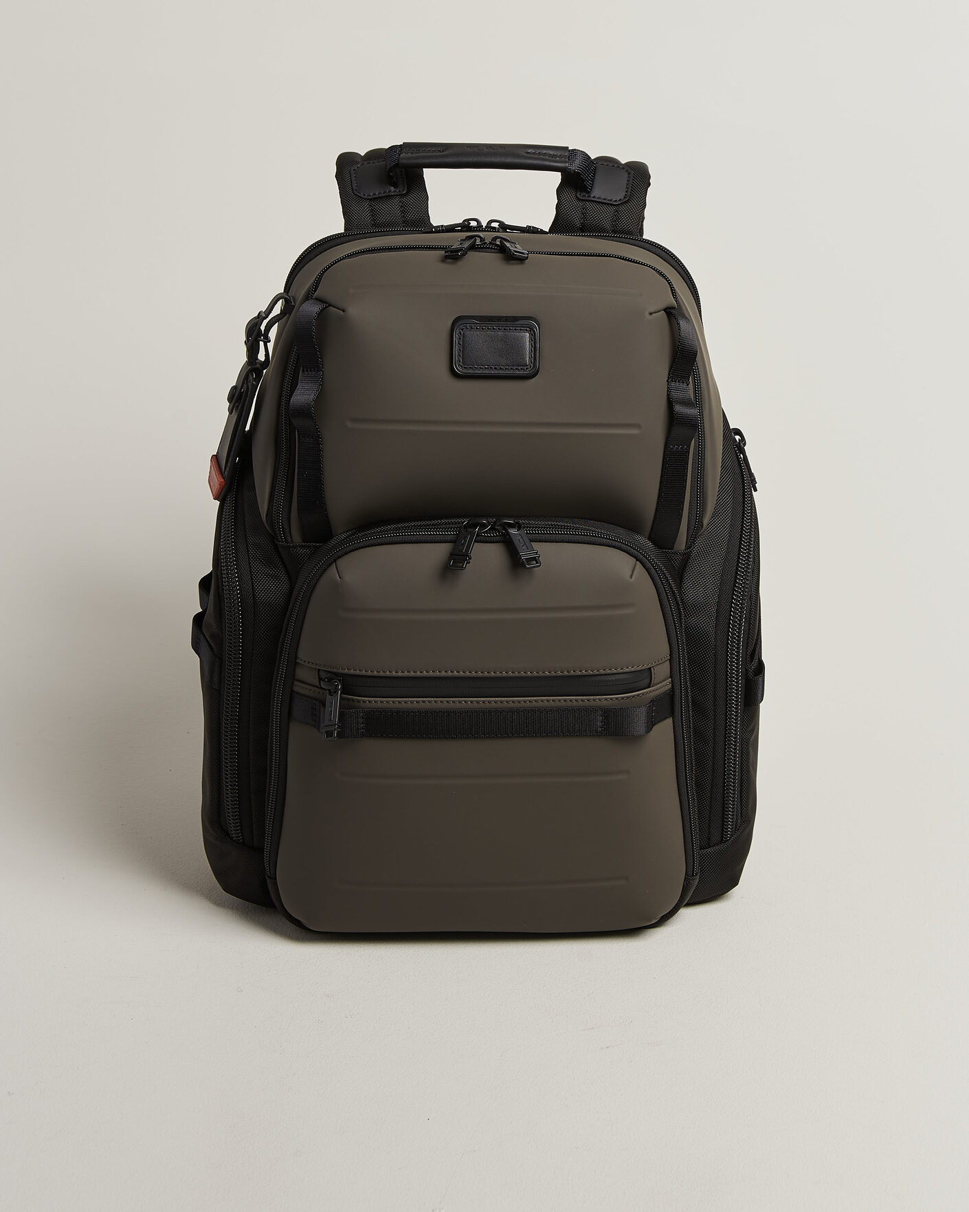 tumi backpack greece The addition of daisy chains makes it compatible with TUMI+ accessories to further enhance its functionality TUMI Alpha Bravo Search Backpack