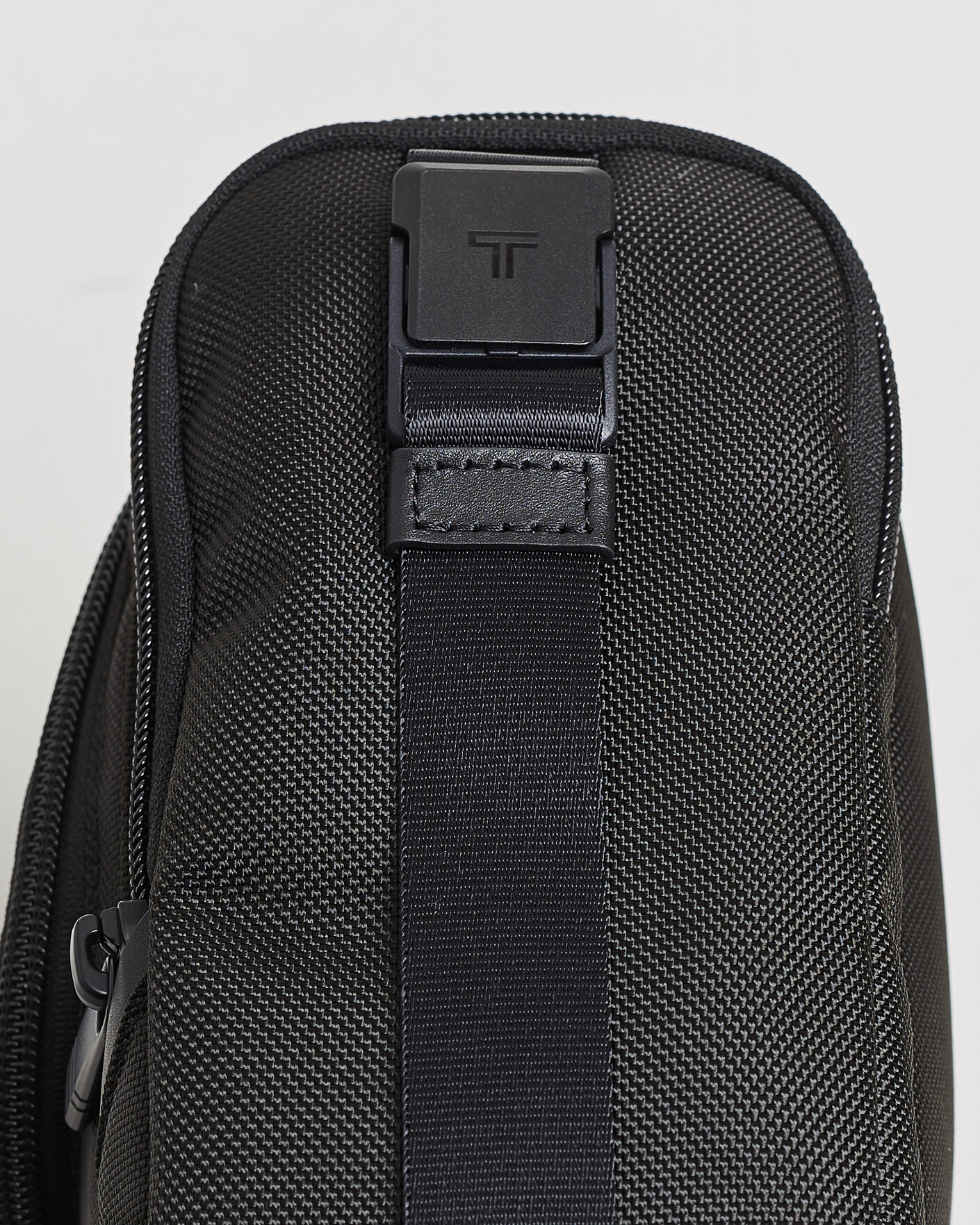 Men | Bags | TUMI | Alpha Hanging Travel Kit Black