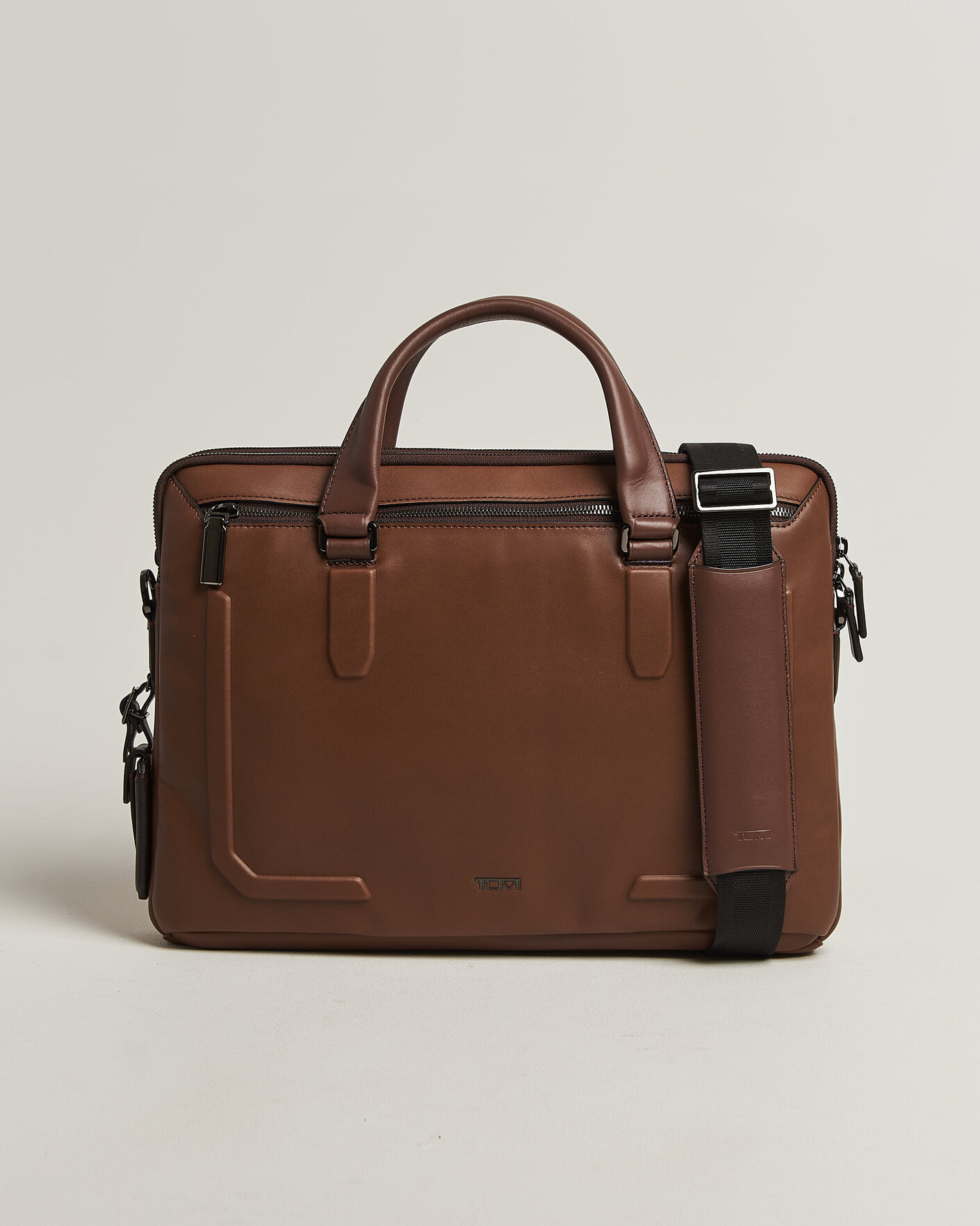 Men | Bags | TUMI | Harrison Sycamore Slim Leather Brief Cognac Bombe