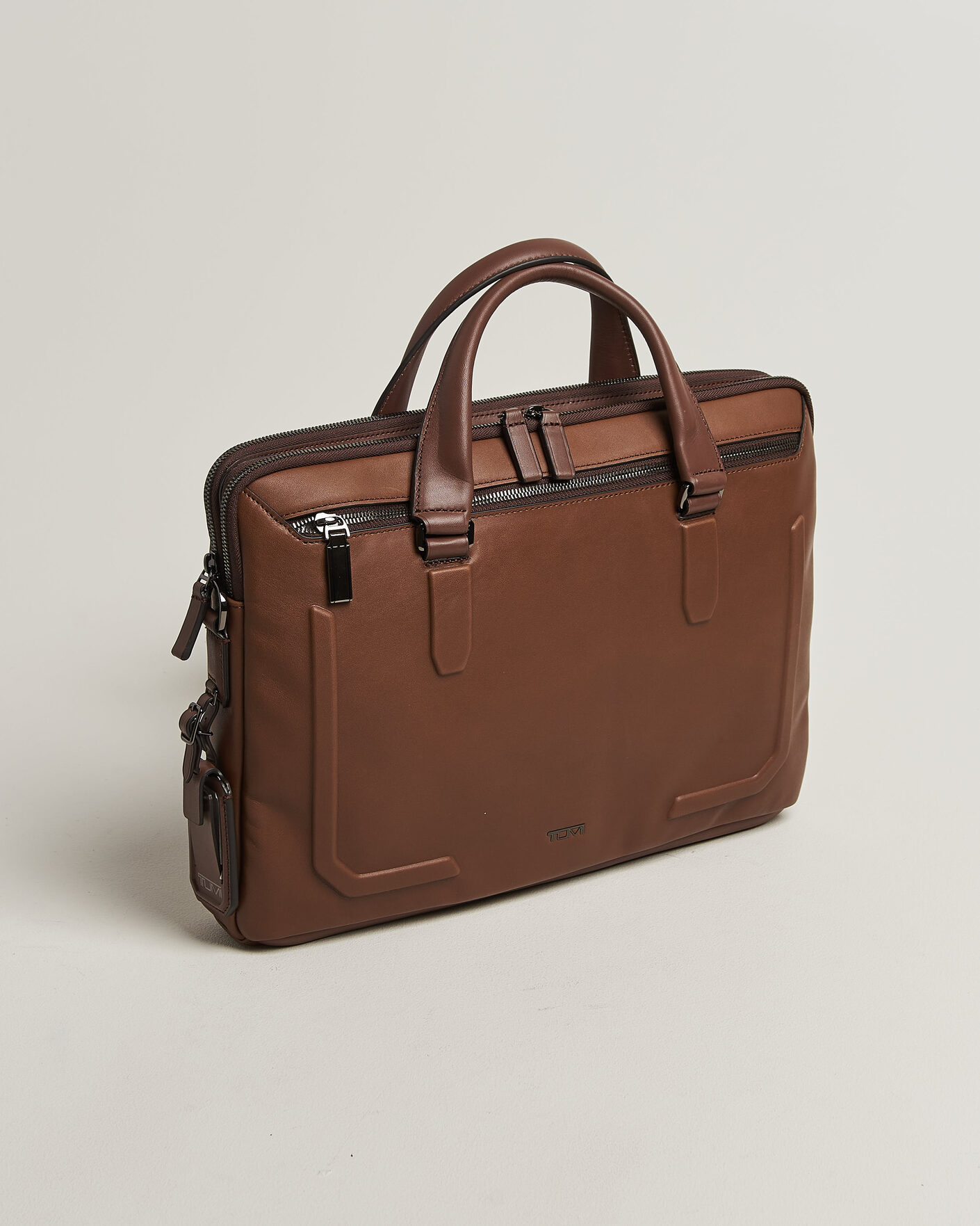Men | Bags | TUMI | Harrison Sycamore Slim Leather Brief Cognac Bombe