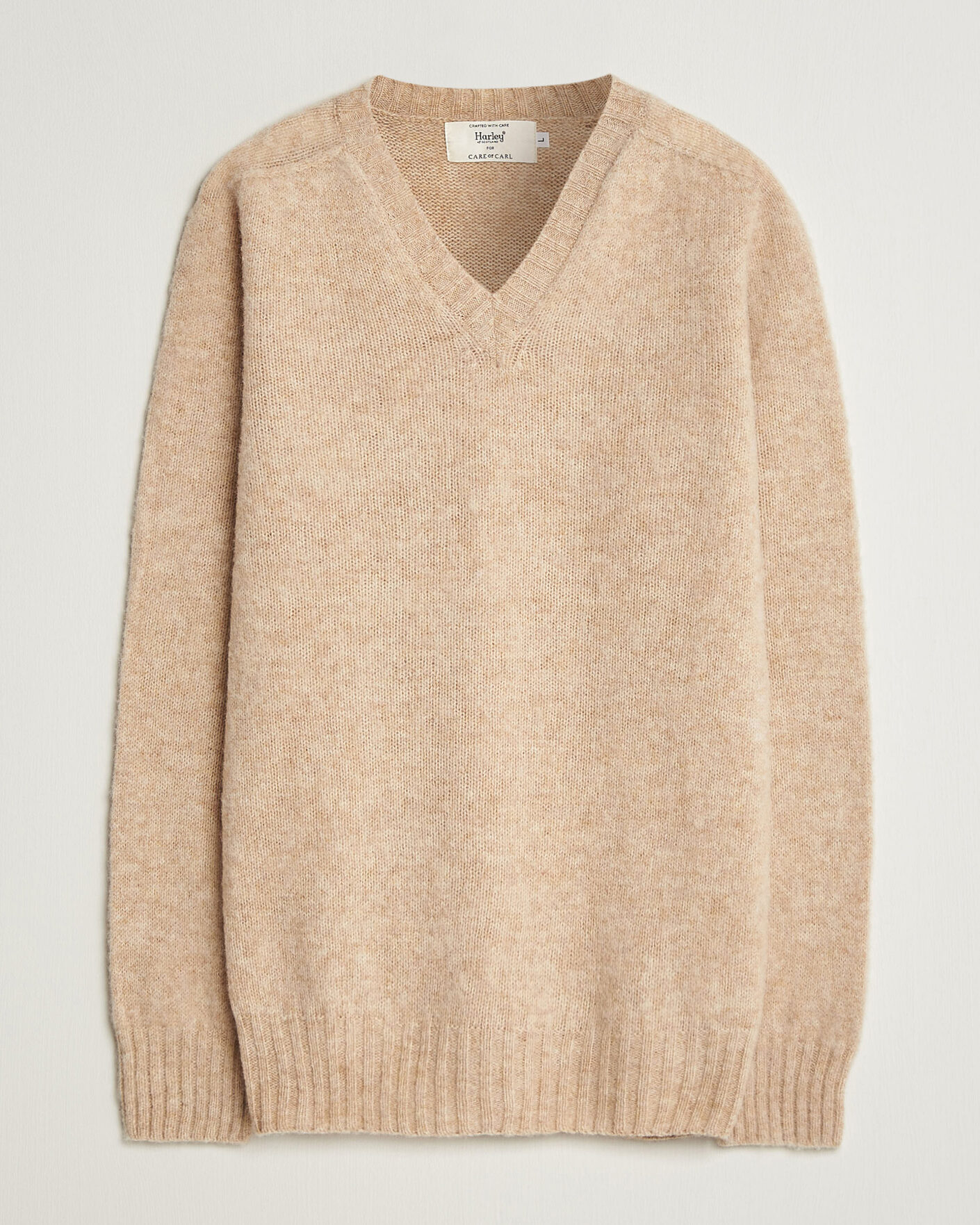 Men | Sweaters & Knitwear | Harley Of Scotland for Care of Carl | Brushed Supersoft Lambswool V-Neck Beige