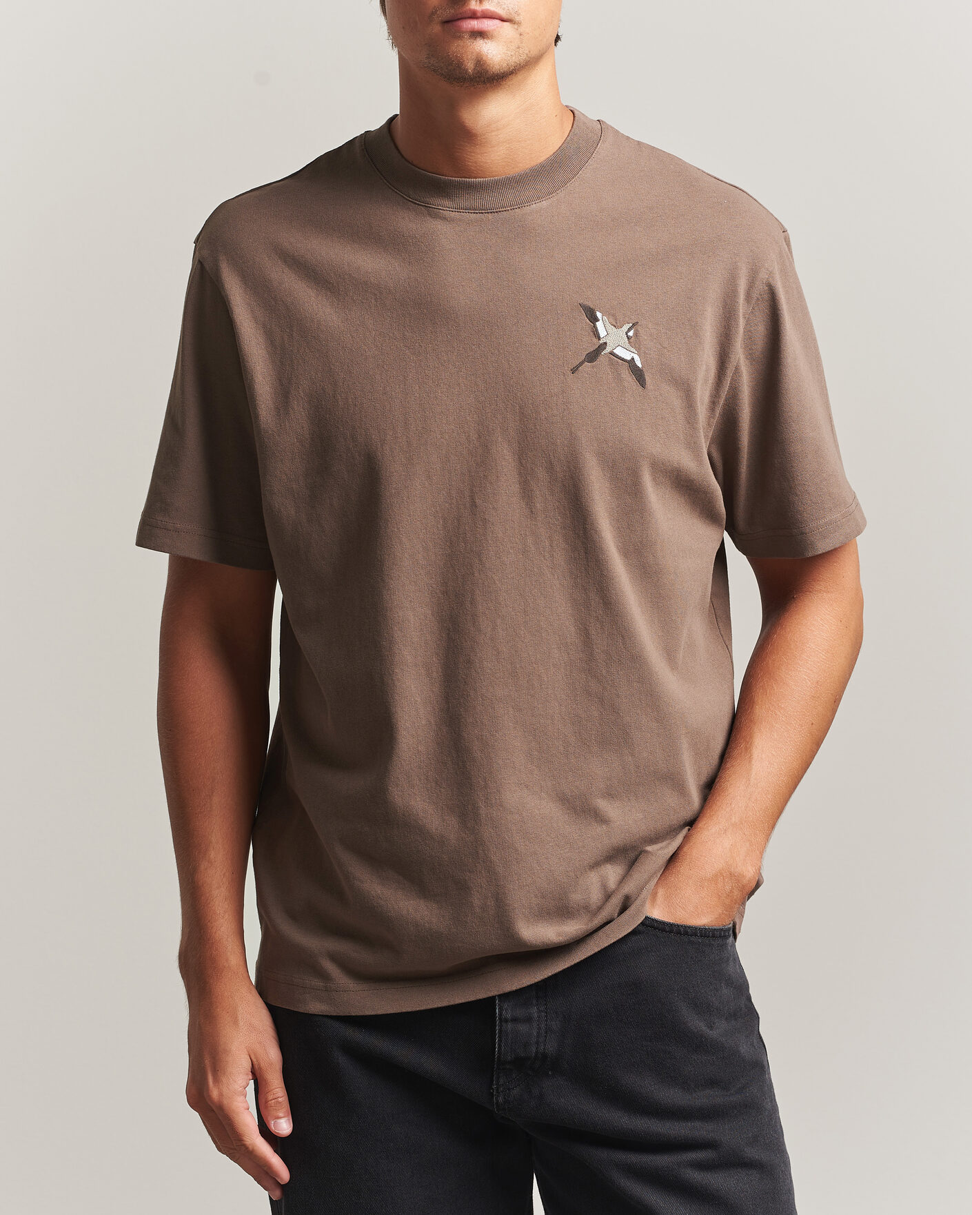 Men | T-Shirts | Axel Arigato | Micro Bee Birt T-Shirt Coffee Brown