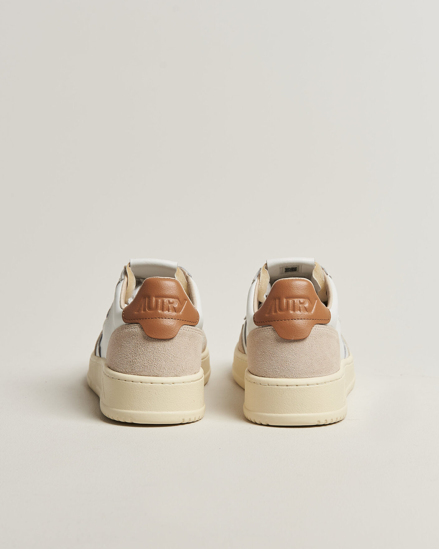 Men | Sneakers | Autry | Medalist Low Leather/Suede Sneaker White/Lion