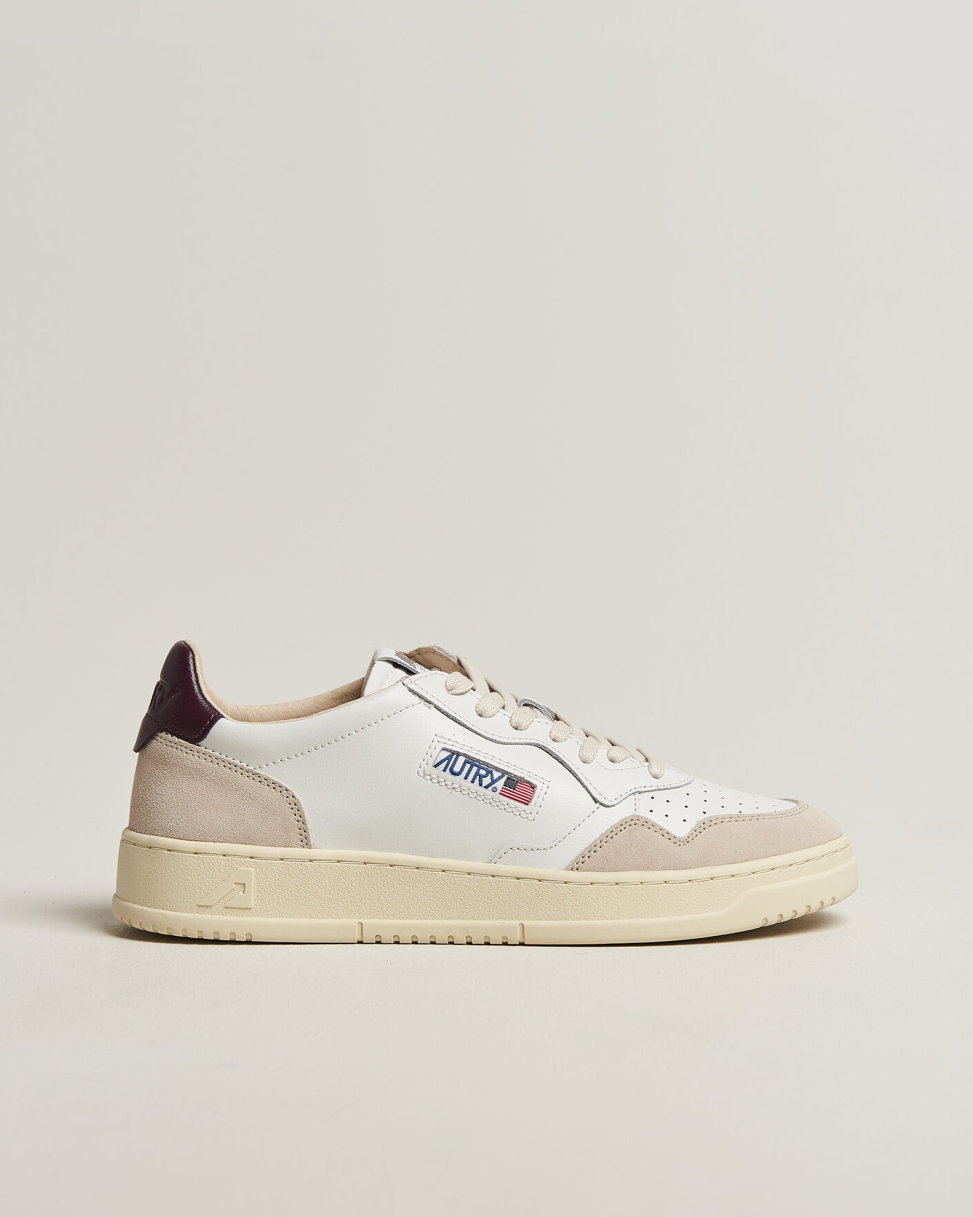 Men | Sneakers | Autry | Medalist Low Leather/Suede Sneaker White/Fig