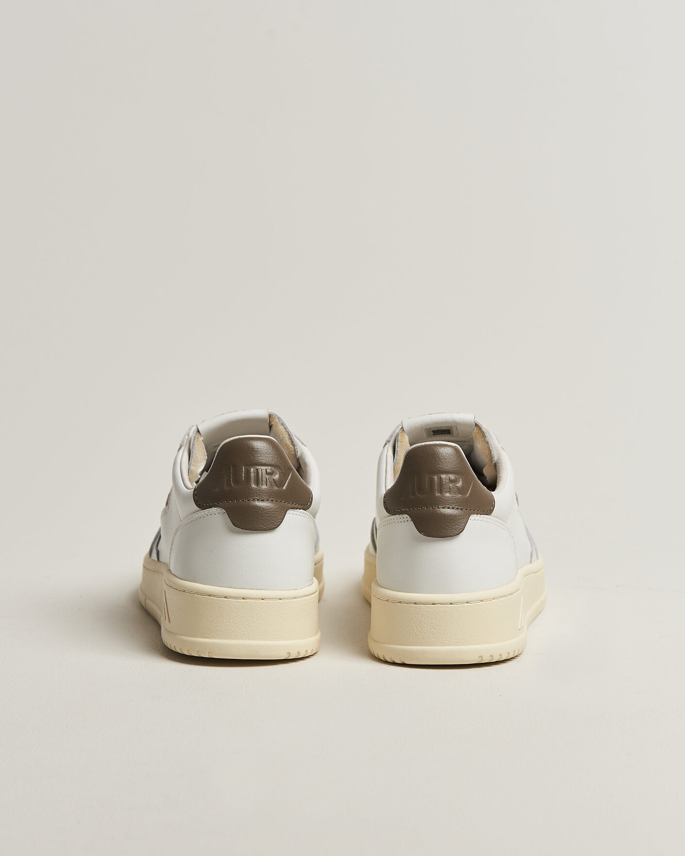 Men | Sneakers | Autry | Medalist Low Sneaker White/Chocolate