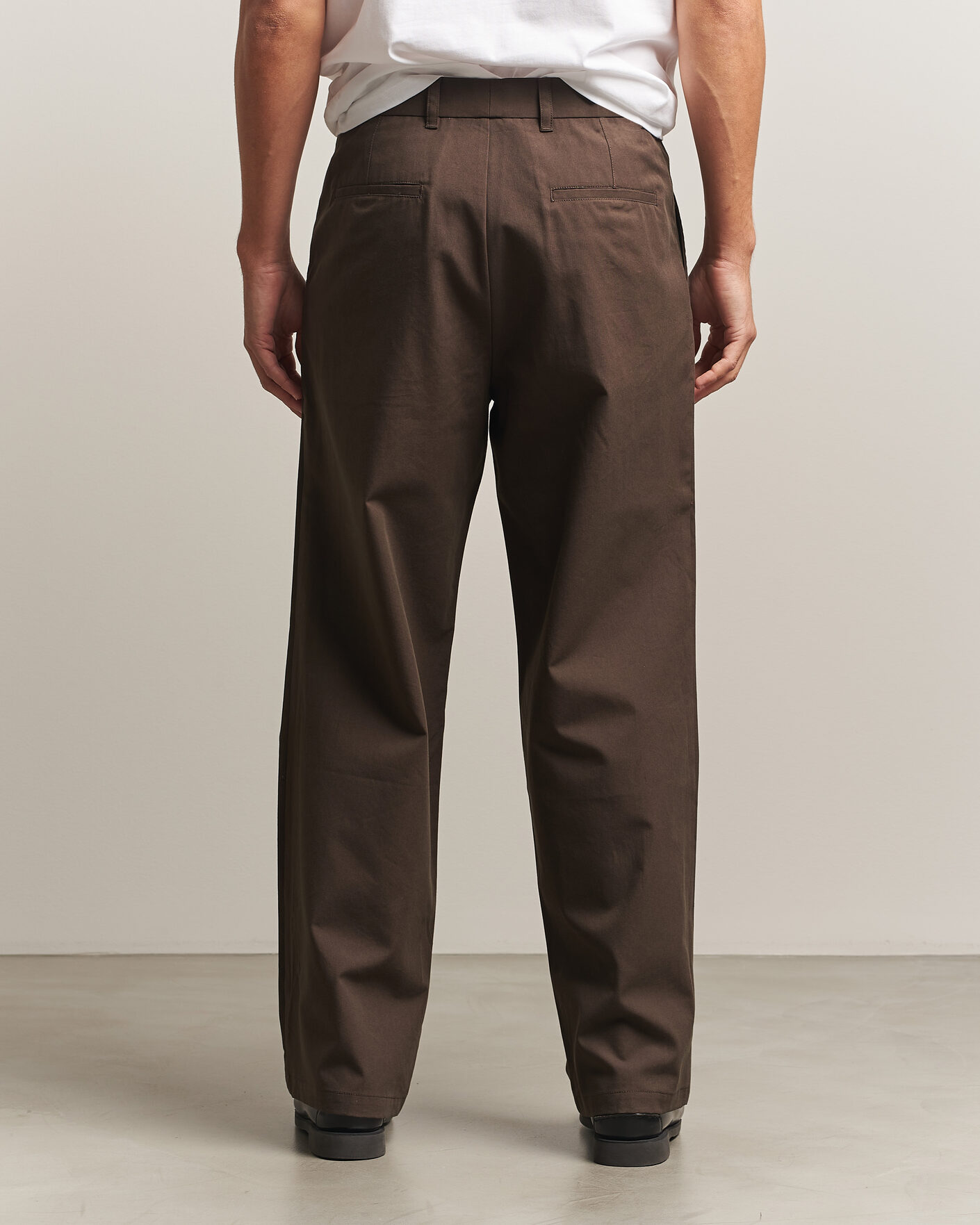 Men | Trousers | Samsøe Samsøe | Valentin Pleated Trousers Delicioso