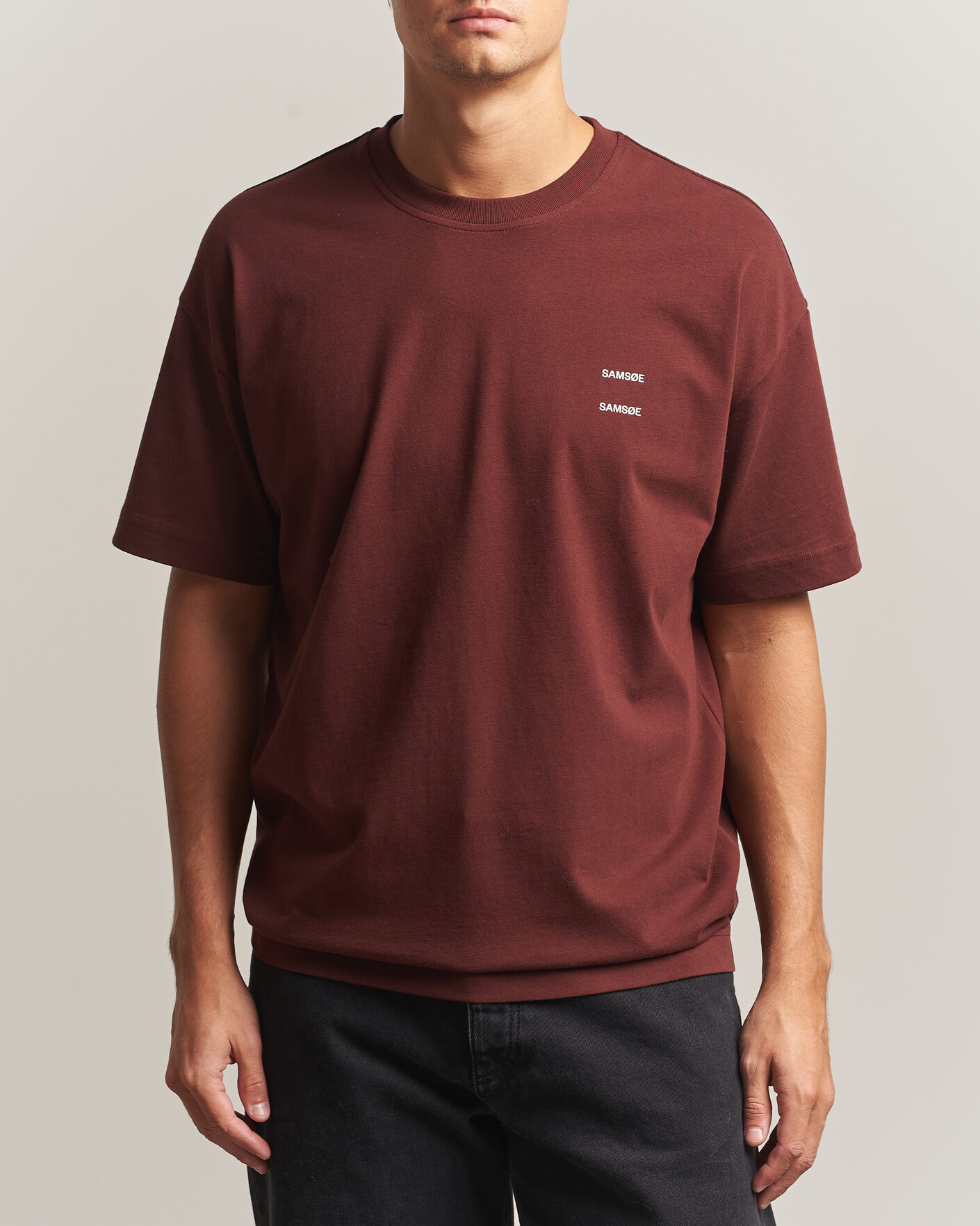 Men | T-Shirts | Samsøe Samsøe | Joel Organic Cotton T-Shirt Bitter Chocolate