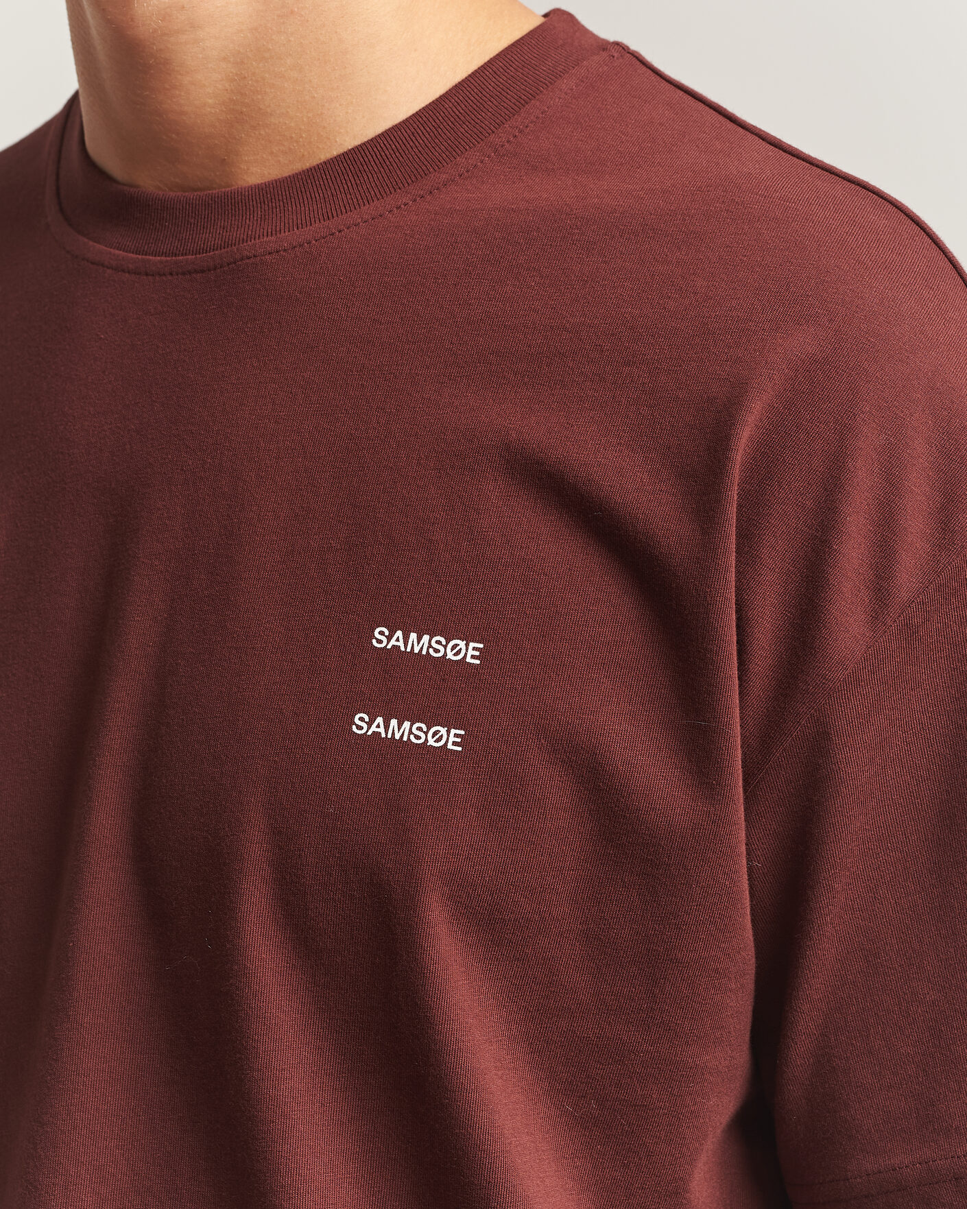 Men | T-Shirts | Samsøe Samsøe | Joel Organic Cotton T-Shirt Bitter Chocolate