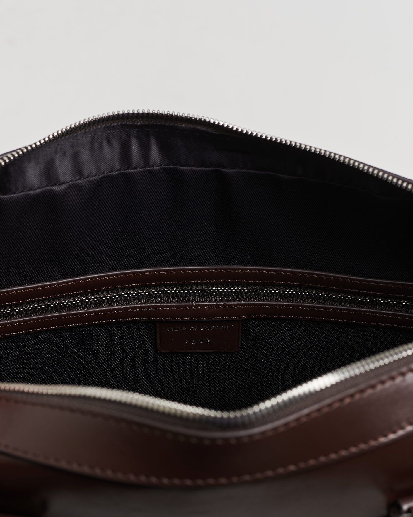 Men | Bags | Tiger of Sweden | Bosun Smooth Leather Briefcase Dark Brown