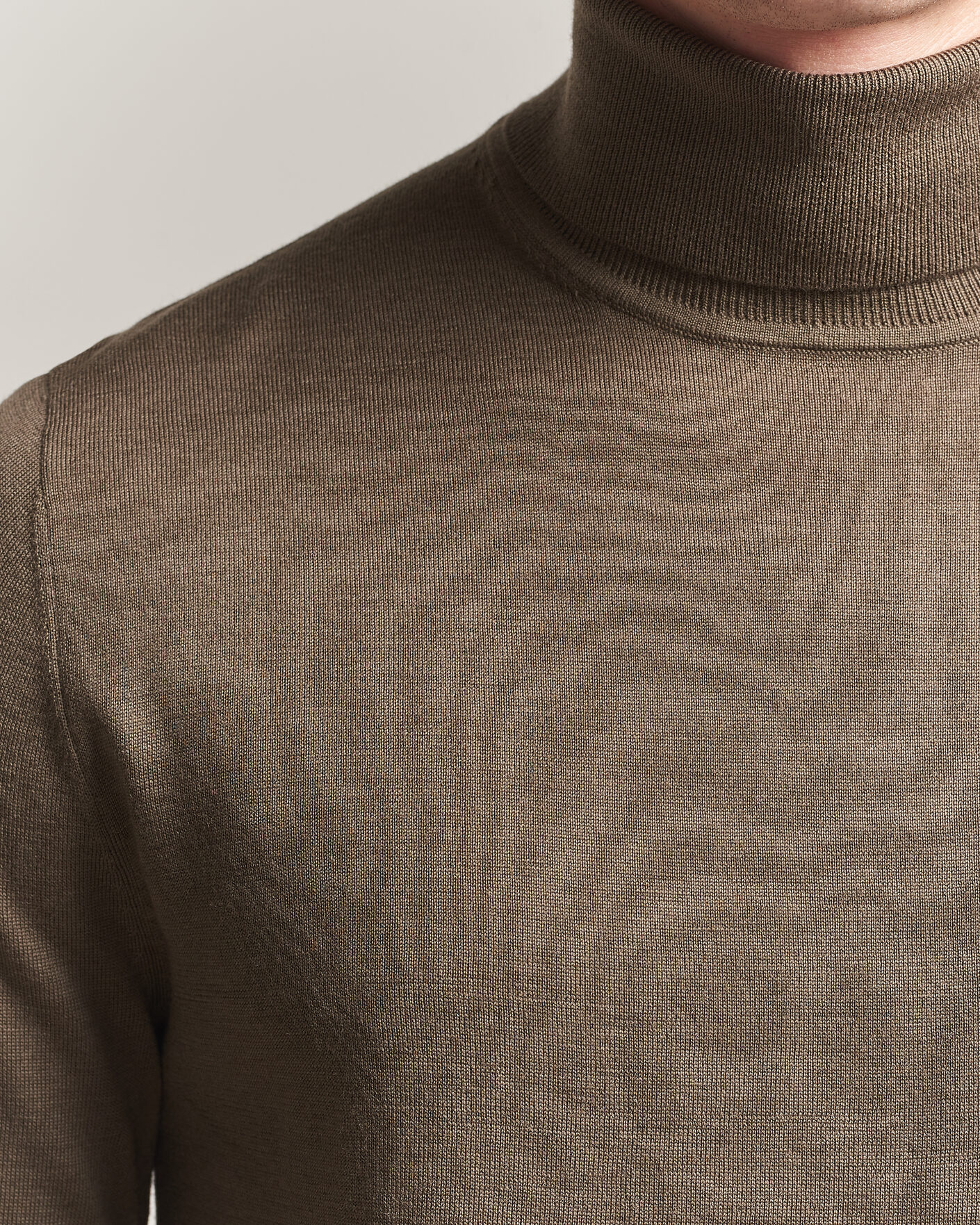 Men | Sweaters & Knitwear | Tiger of Sweden | Nevile Extra Fine Merino Polo Aged Timber