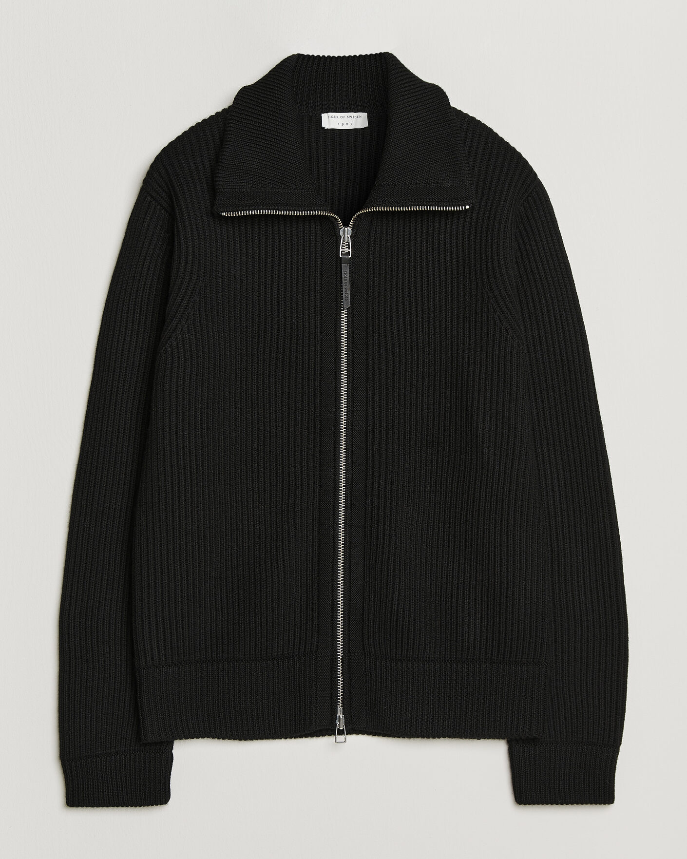 Men | Sweaters & Knitwear | Tiger of Sweden | Niall Wool Heavy Knitted Full Zip Black