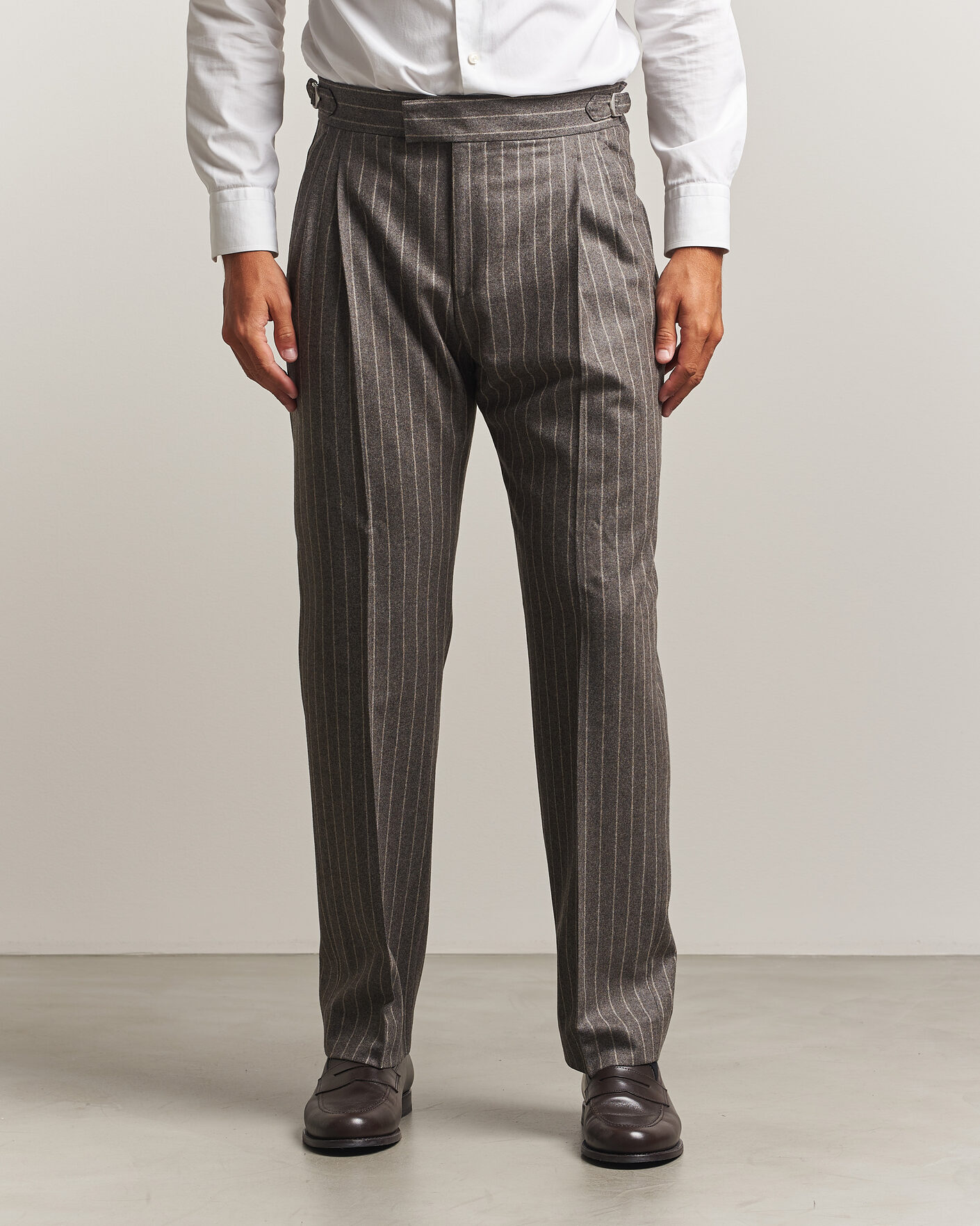 Men | Trousers | Tiger of Sweden | Theo Wool Pleated Pinstriped Trousers Grey Brown