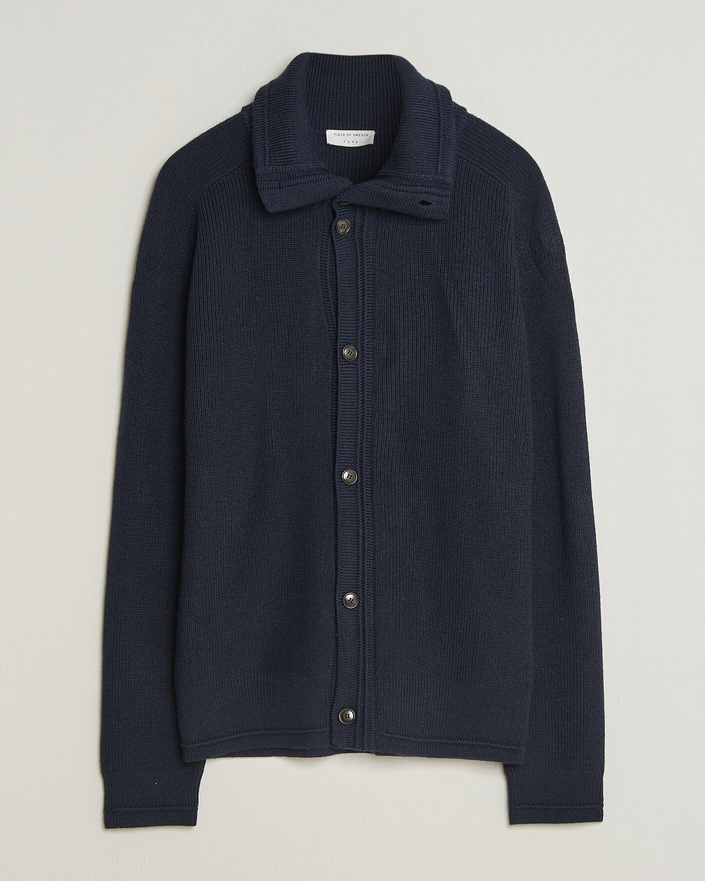 Men | Sweaters & Knitwear | Tiger of Sweden | Leander Wool Knitted Cardigan Night Grape