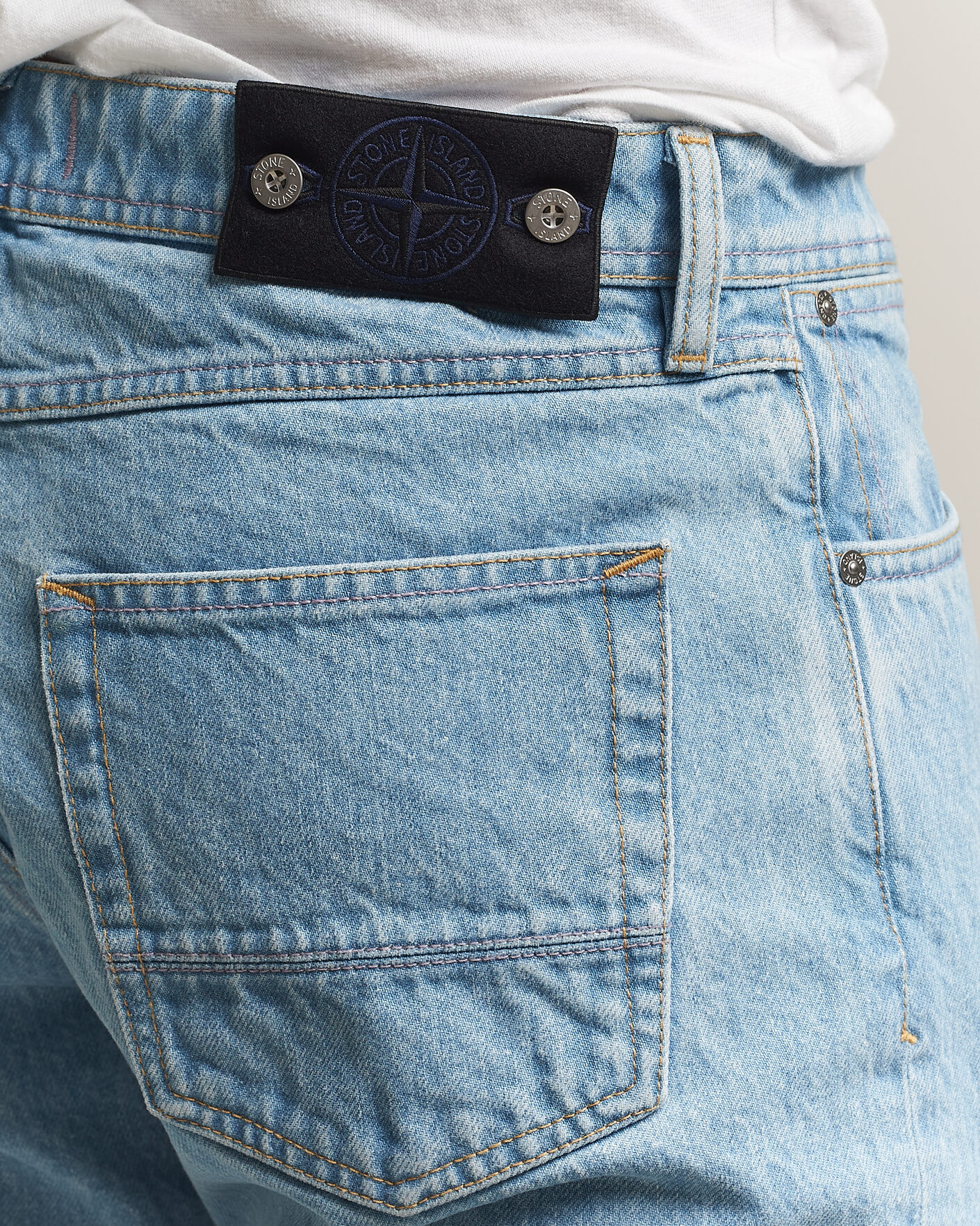 Men | Jeans | Stone Island | Regular Straight Fit Indigo Jeans Blue Light Wash