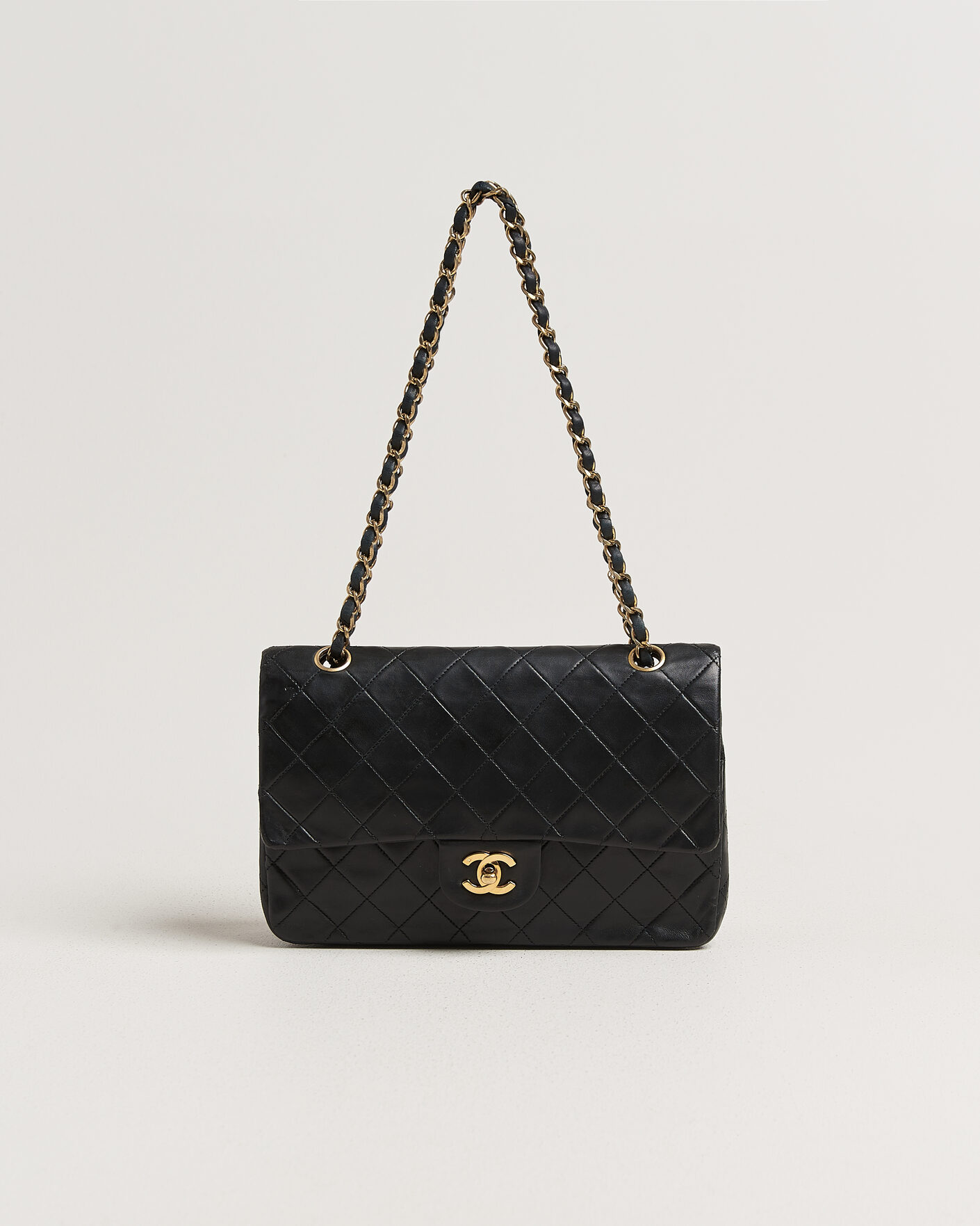 Men | Pre-Owned & Vintage Bags | Chanel Pre-Owned | Classic Medium Double Flap Bag Lambskin Black