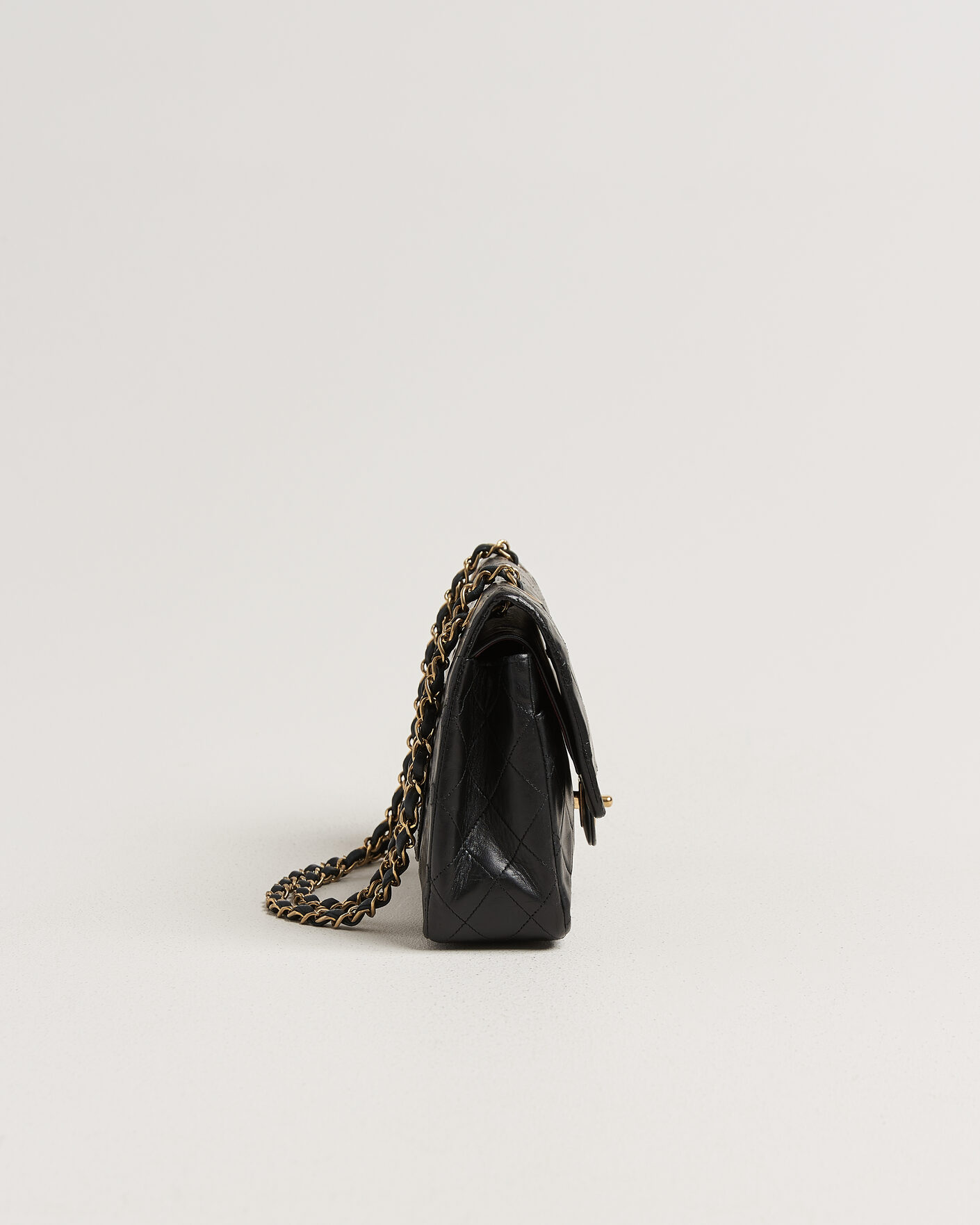 Men | Pre-Owned & Vintage Bags | Chanel Pre-Owned | Classic Medium Double Flap Bag Lambskin Black