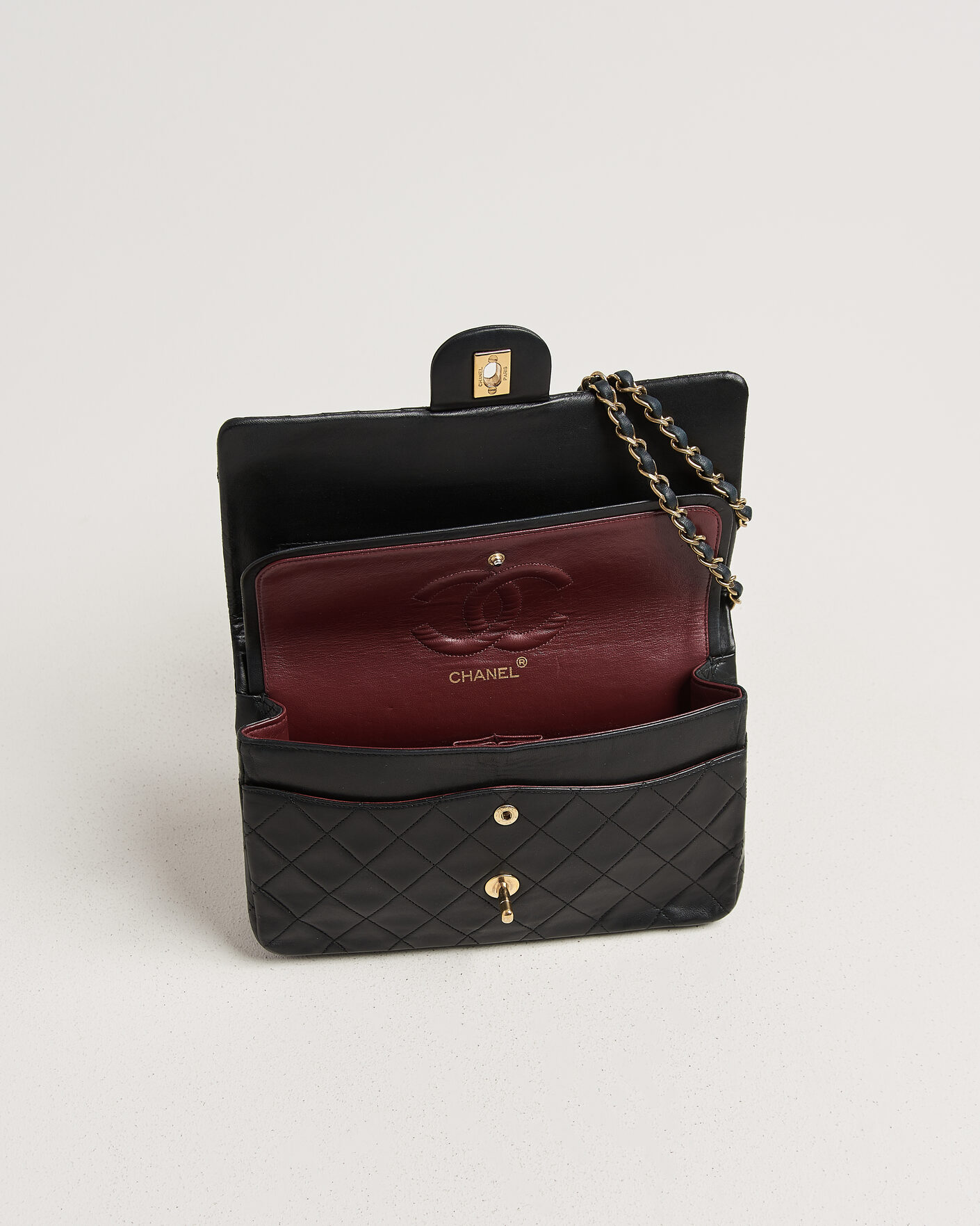Men | Pre-Owned & Vintage Bags | Chanel Pre-Owned | Classic Medium Double Flap Bag Lambskin Black