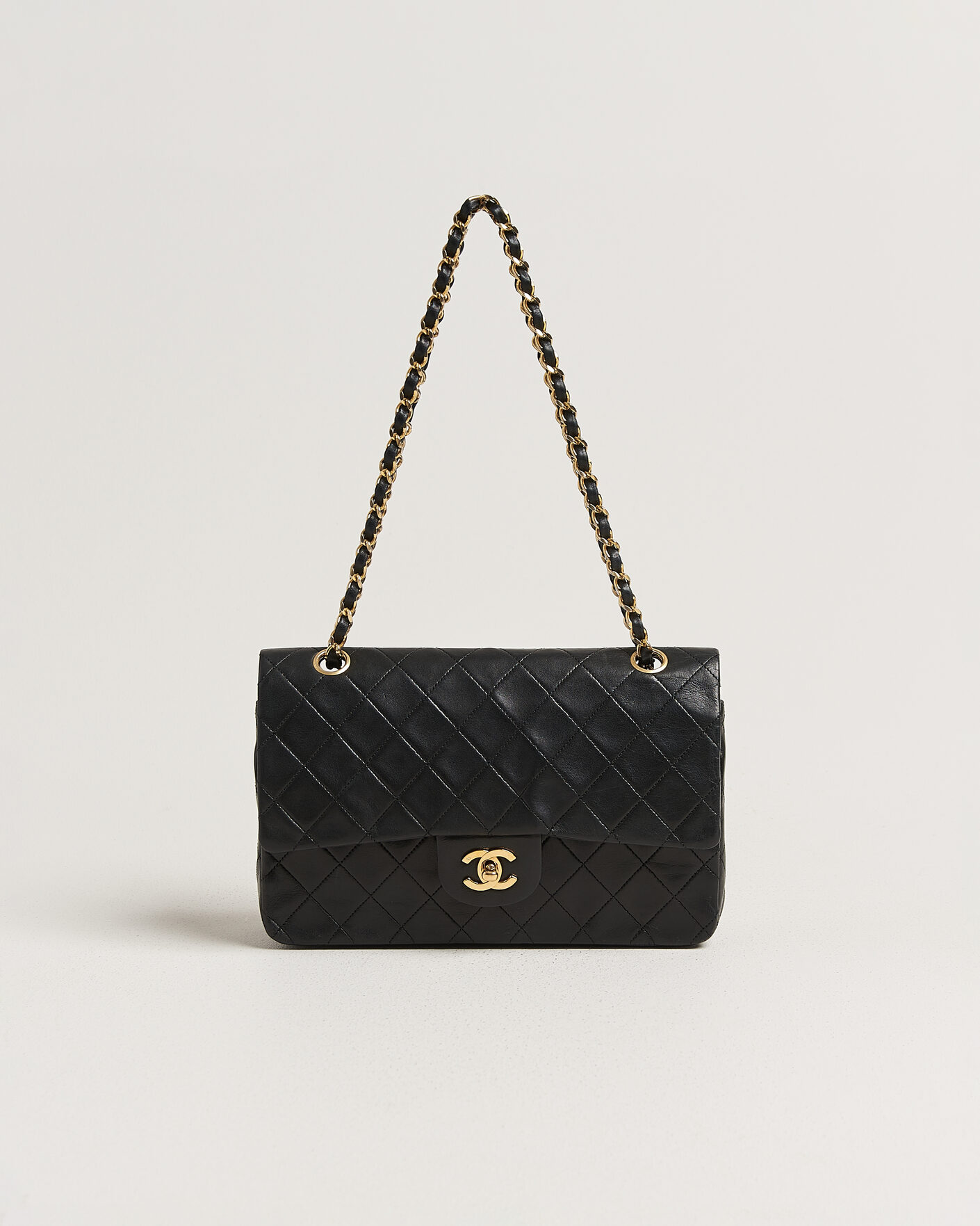 Men | Chanel Pre-Owned Classic Medium Double Flap Bag Lambskin Black | Chanel Pre-Owned | Classic Medium Double Flap Bag Lambskin Black