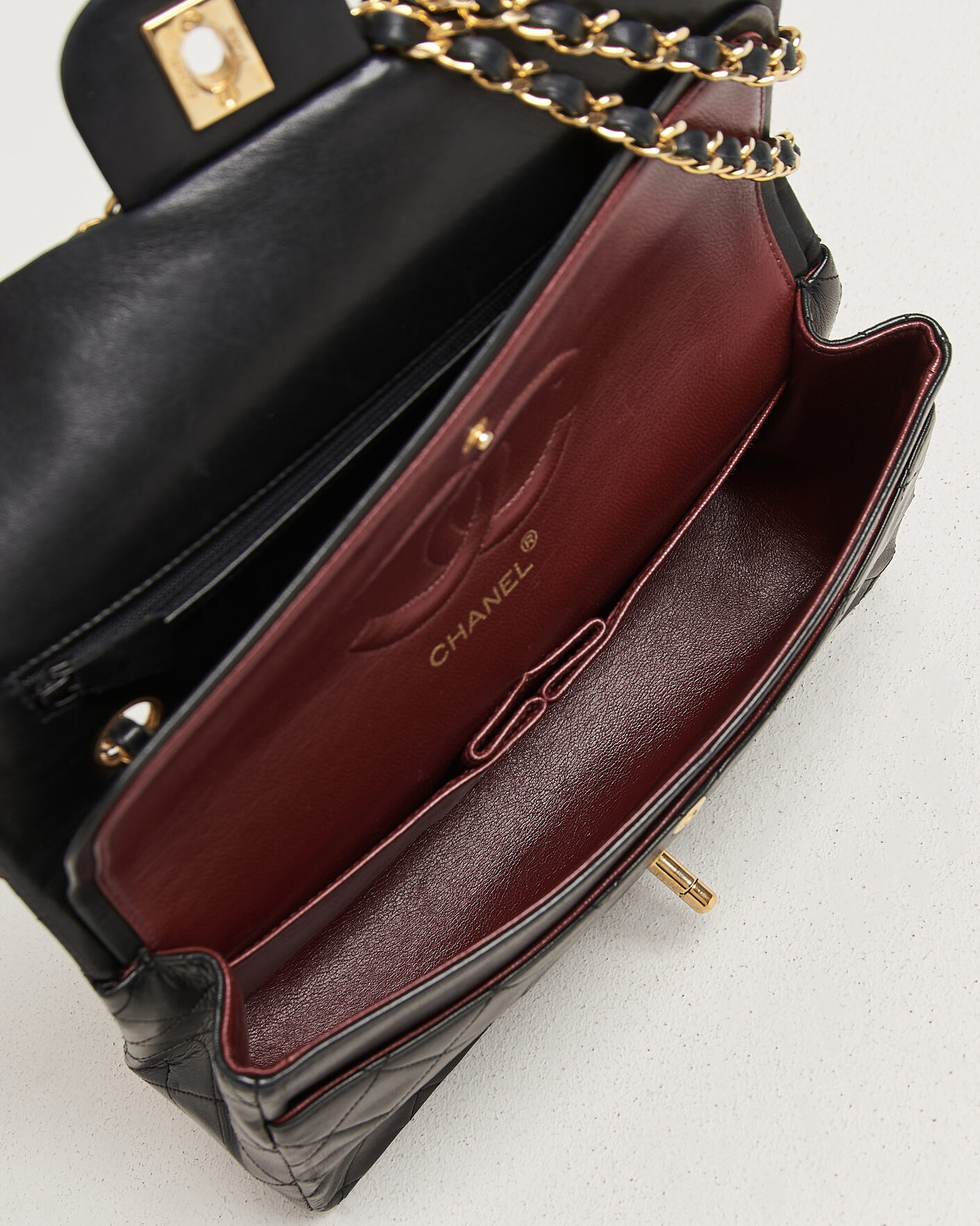 Men | Chanel Pre-Owned Classic Medium Double Flap Bag Lambskin Black | Chanel Pre-Owned | Classic Medium Double Flap Bag Lambskin Black