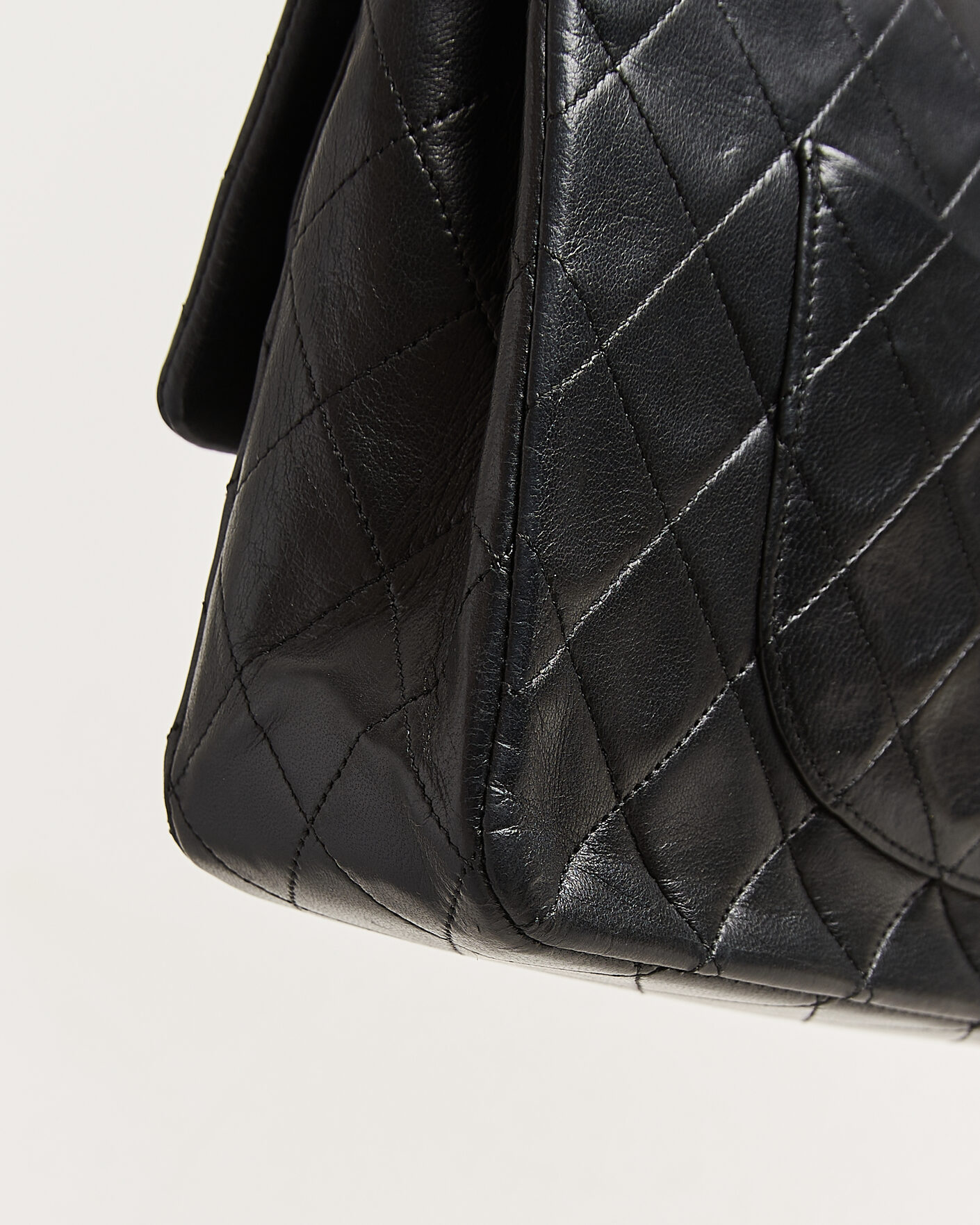 Men | Pre-Owned & Vintage Bags | Chanel Pre-Owned | Classic Medium Double Flap Bag Lambskin Black