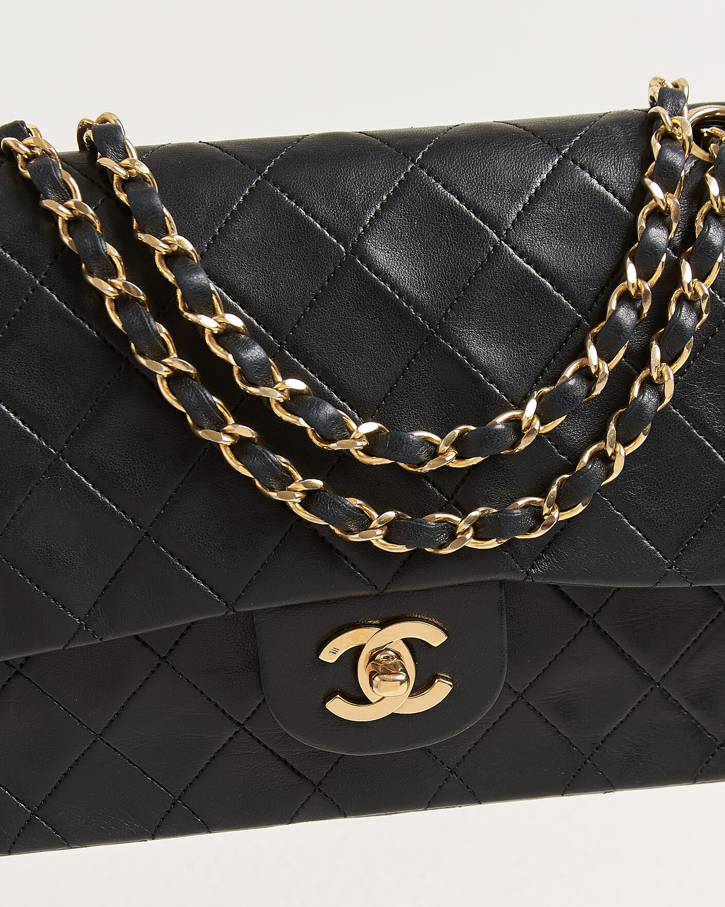 Men | Chanel Pre-Owned Classic Medium Double Flap Bag Lambskin Black | Chanel Pre-Owned | Classic Medium Double Flap Bag Lambskin Black