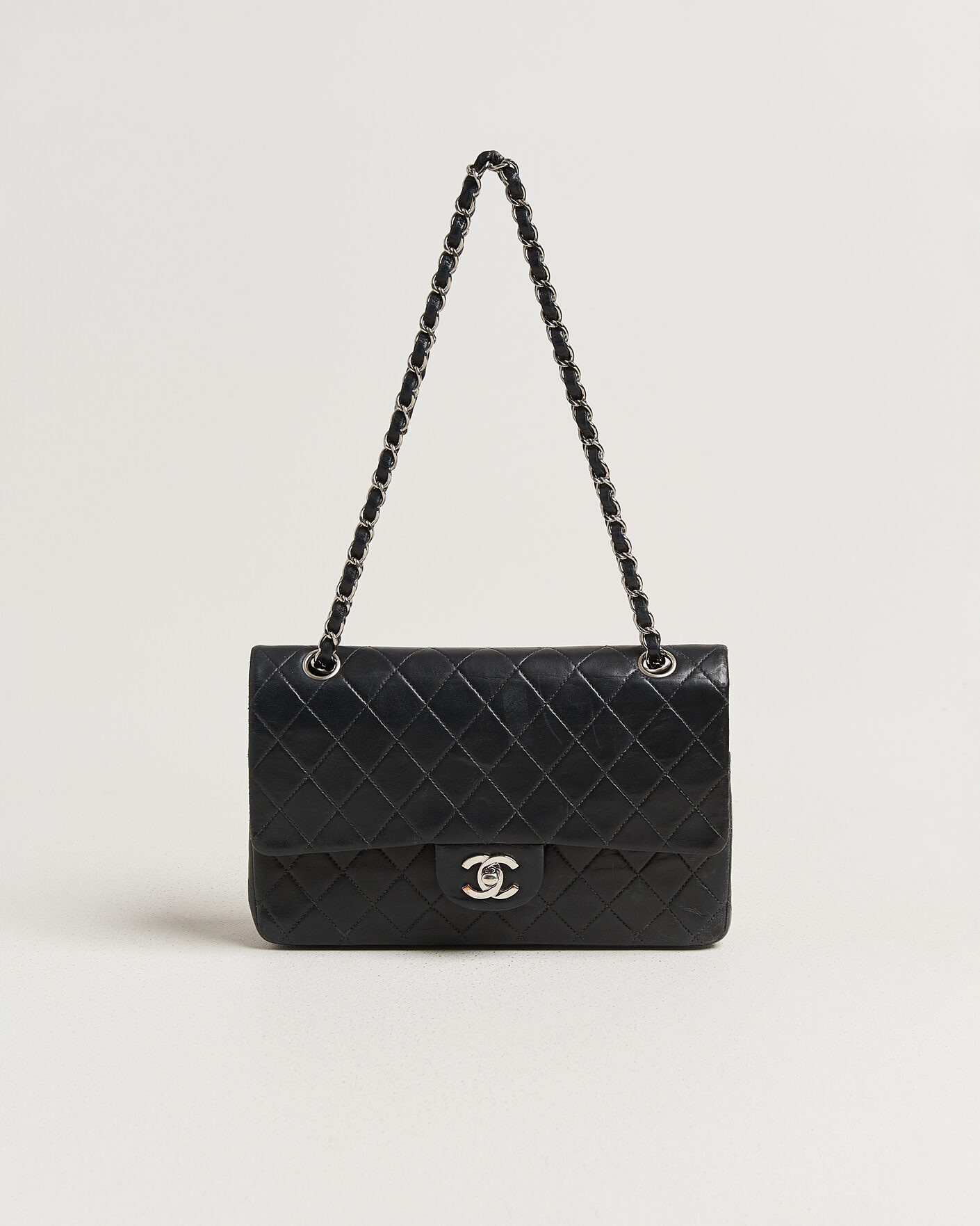 Men | Pre-Owned & Vintage Bags | Chanel Pre-Owned | Classic Medium Double Flap Bag Lambskin Black
