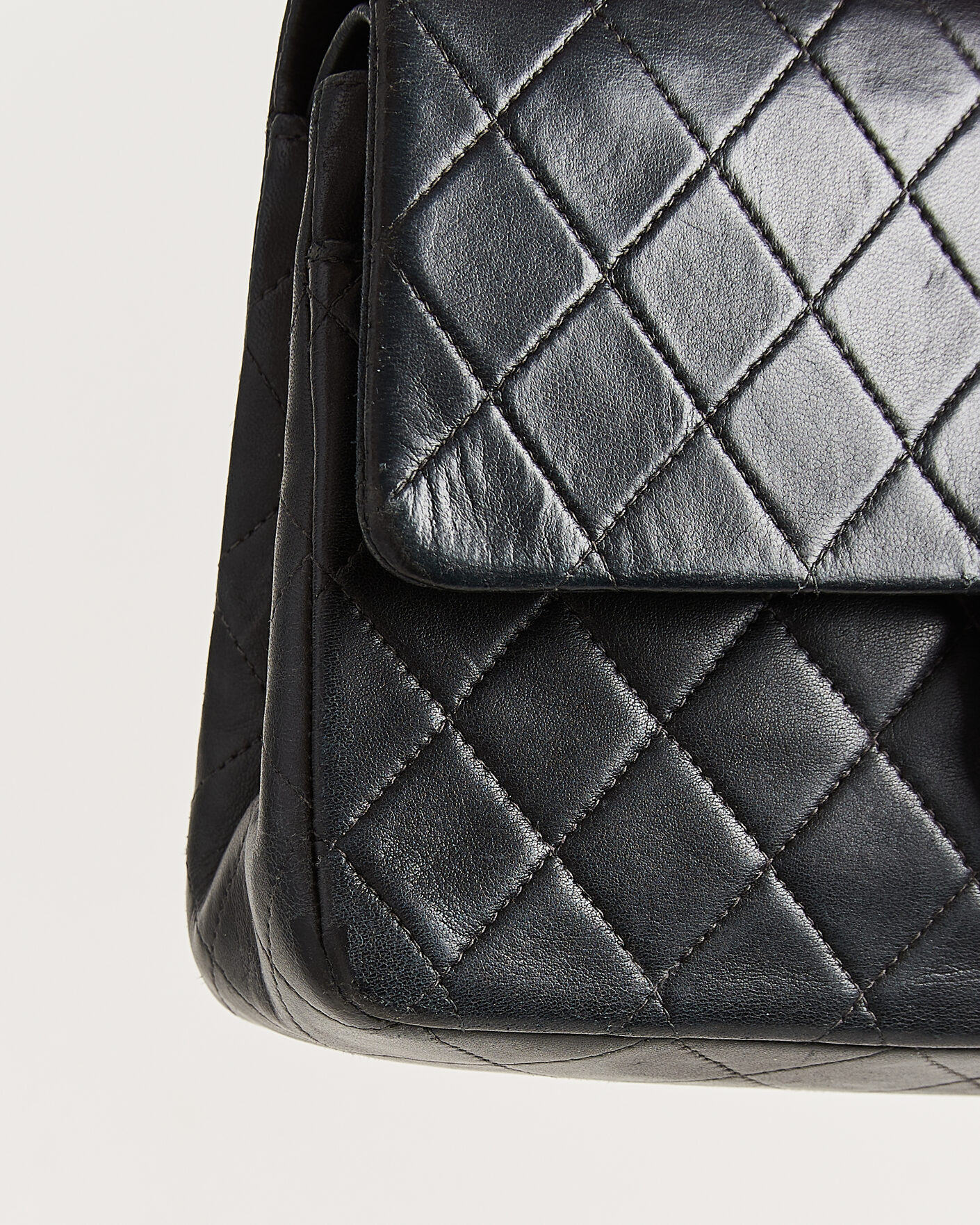 Men | Pre-Owned & Vintage Bags | Chanel Pre-Owned | Classic Medium Double Flap Bag Lambskin Black
