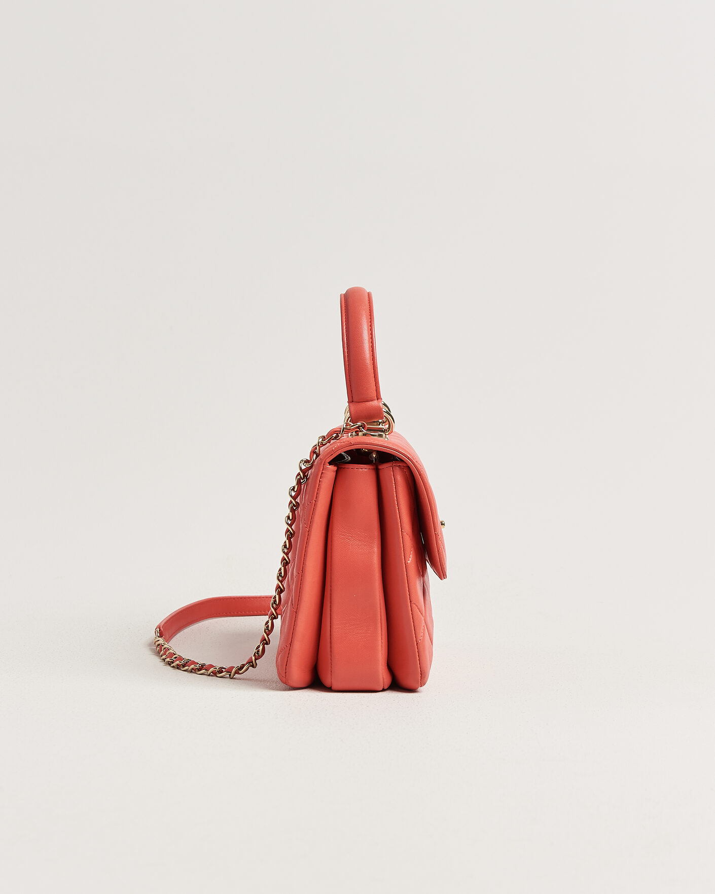 Men | Pre-Owned & Vintage Bags | Chanel Pre-Owned | Trendy CC Top Handle Bag Coral
