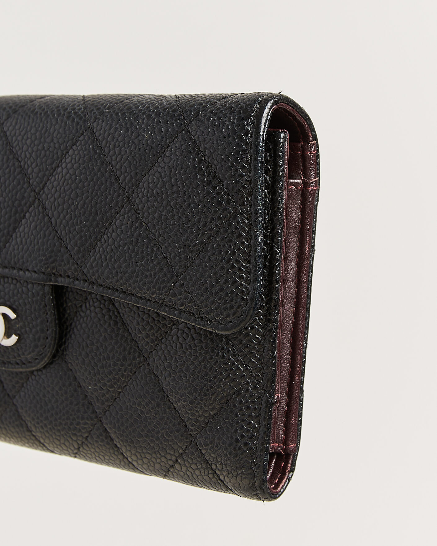 Men | Pre-Owned & Vintage Bags | Chanel Pre-Owned | Classic Trifold Flap Wallet Caviar Leather Black