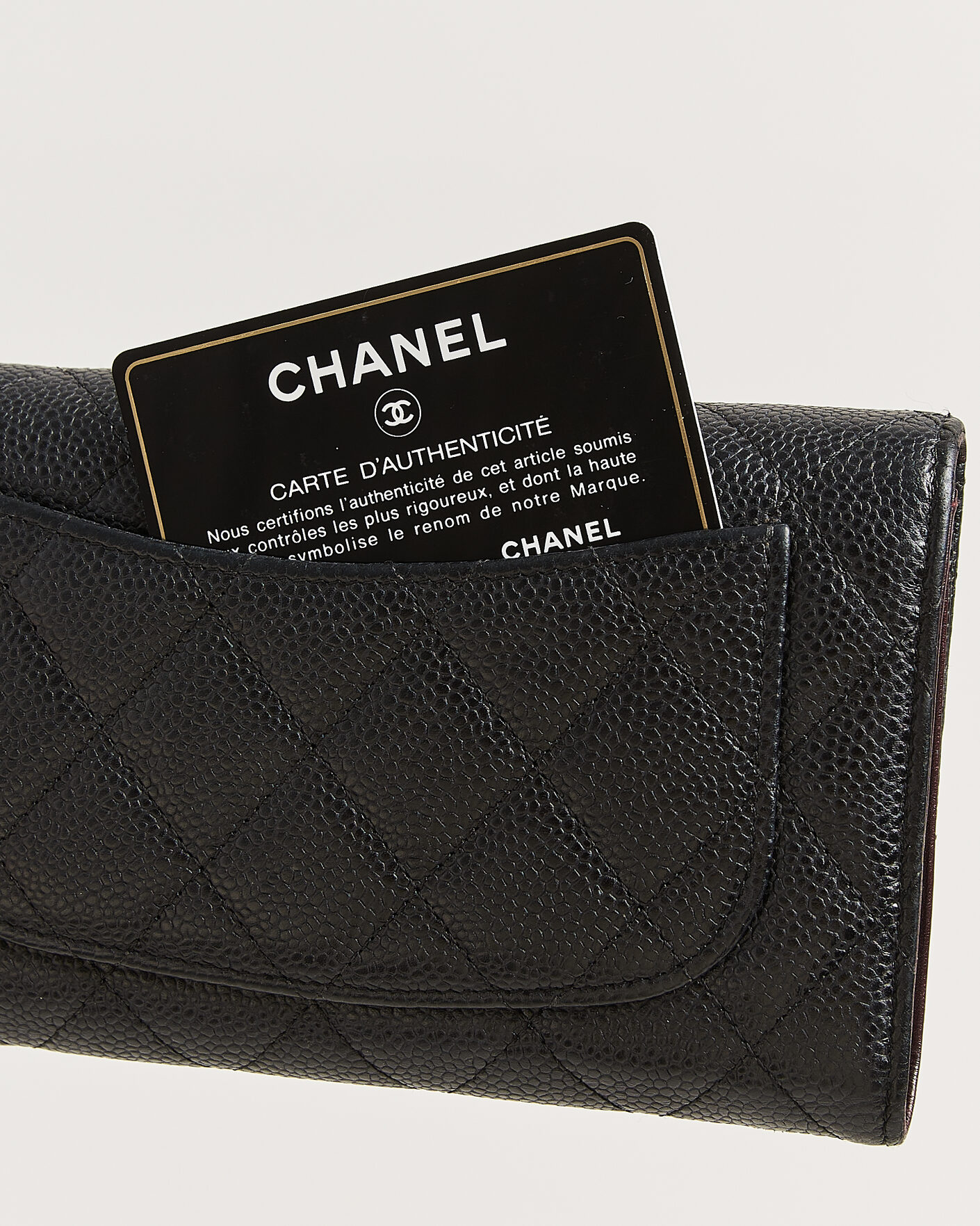 Men | Pre-Owned & Vintage Bags | Chanel Pre-Owned | Classic Trifold Flap Wallet Caviar Leather Black