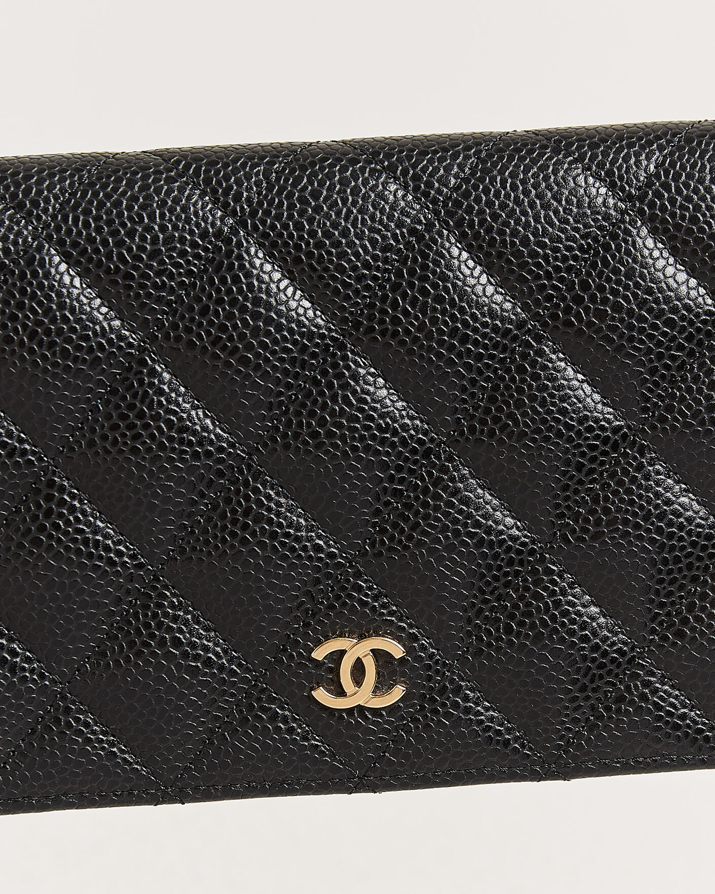 Men | Pre-Owned & Vintage Bags | Chanel Pre-Owned | Classic Bifold Wallet Caviar Leather Black