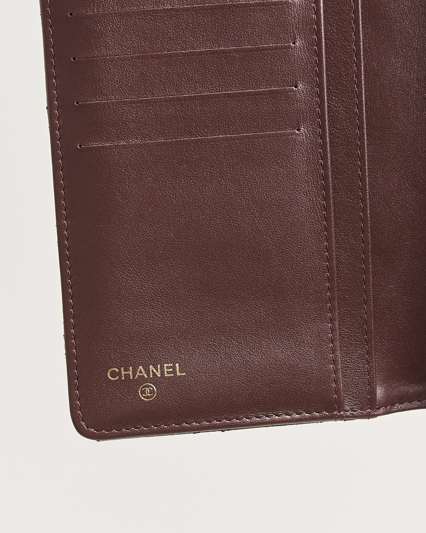 Men | Pre-Owned & Vintage Bags | Chanel Pre-Owned | Classic Bifold Wallet Caviar Leather Black