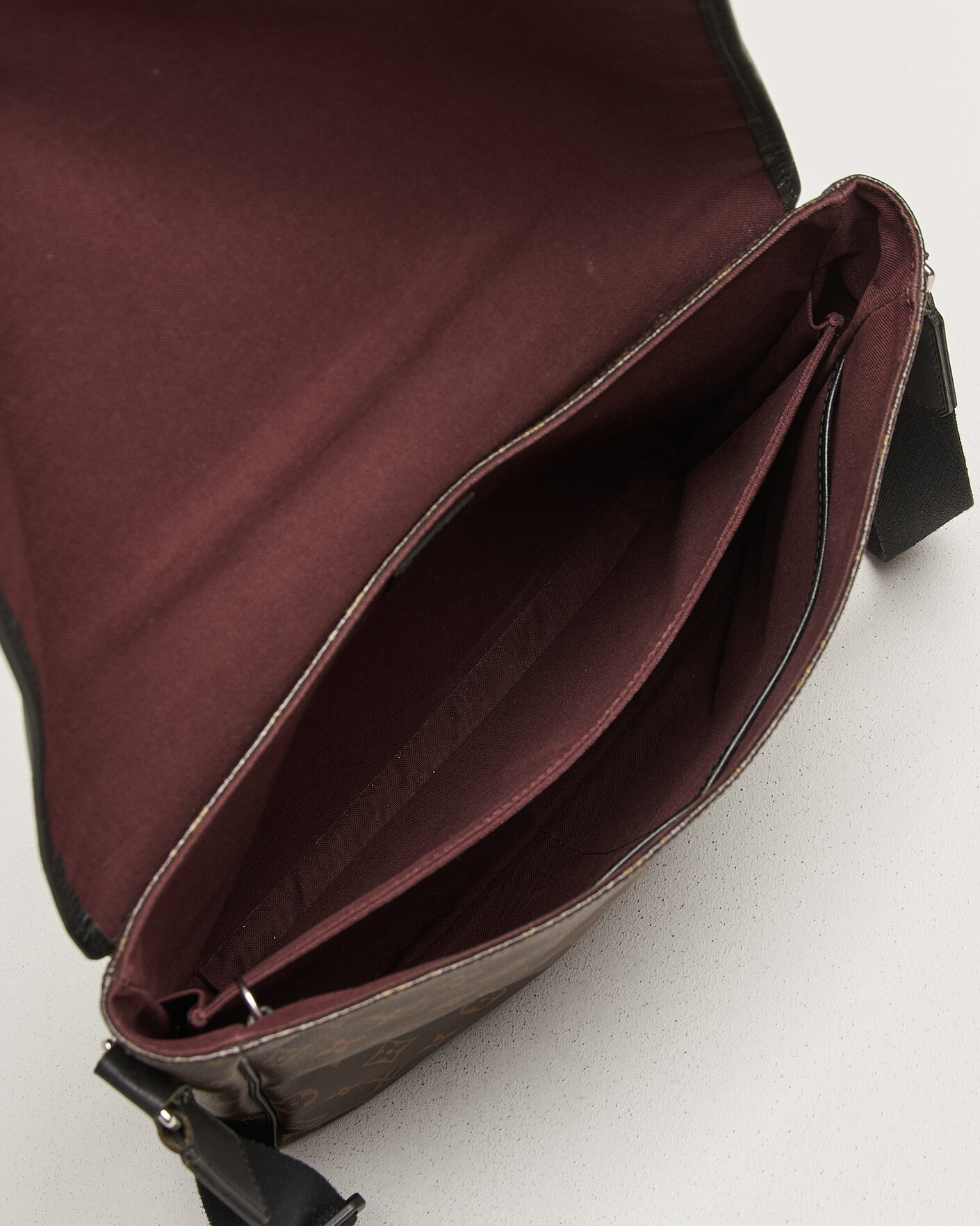 Men | Pre-Owned & Vintage Bags | Louis Vuitton Pre-Owned | Abbesses Messenger Bag Monogram Macassar