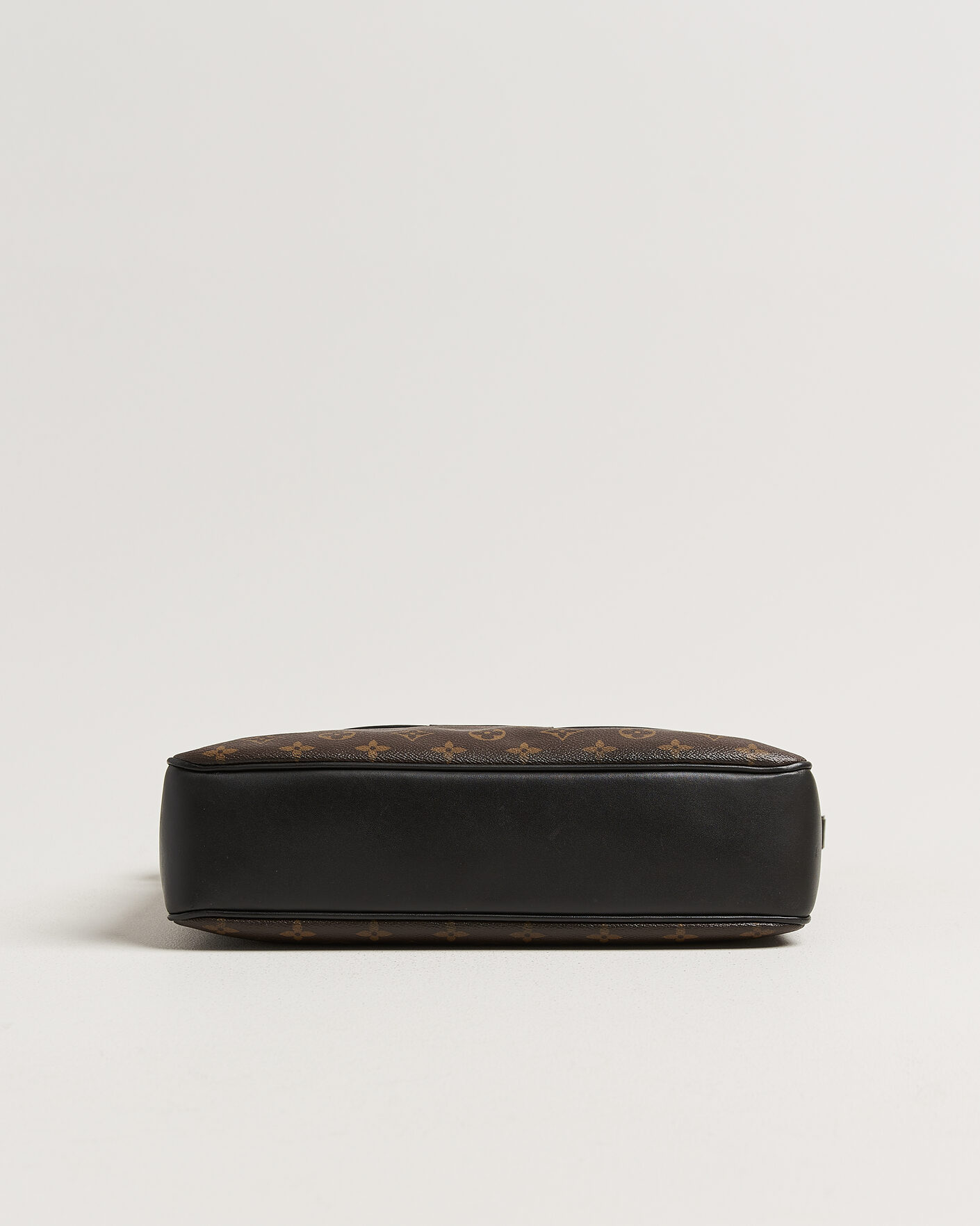 Men | Pre-Owned & Vintage Bags | Louis Vuitton Pre-Owned | Abbesses Messenger Bag Monogram Macassar