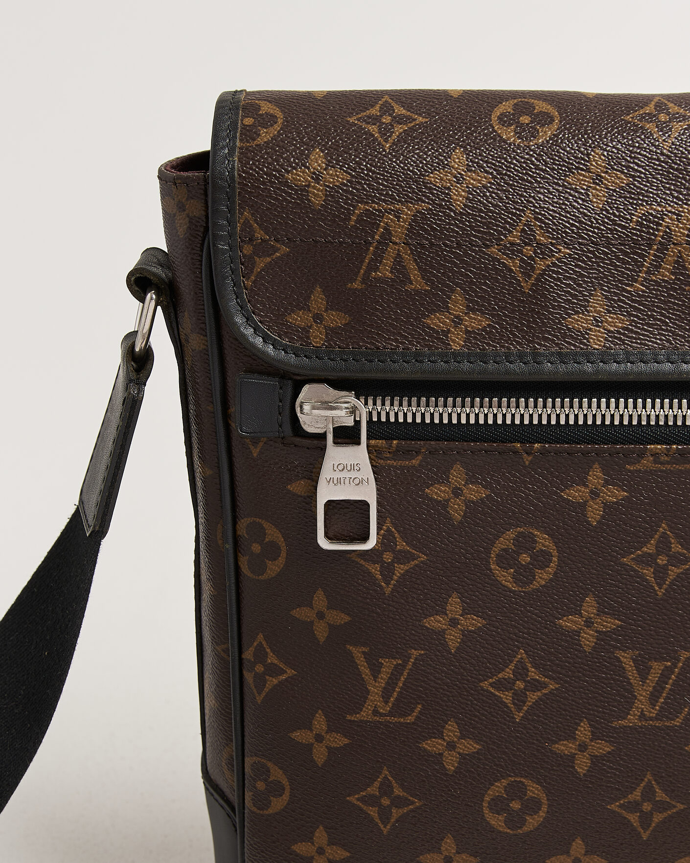 Men | Pre-Owned & Vintage Bags | Louis Vuitton Pre-Owned | Abbesses Messenger Bag Monogram Macassar