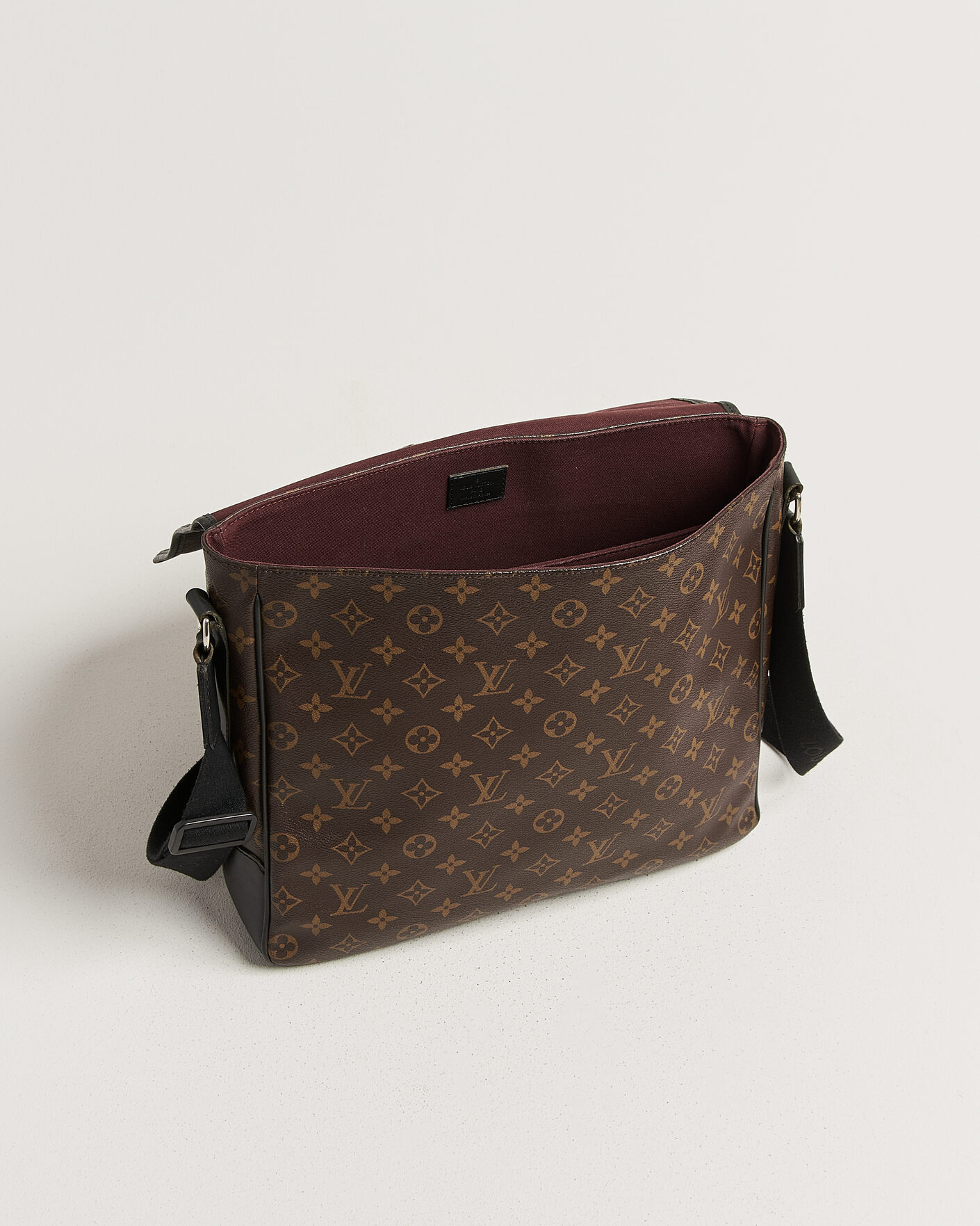 Men | Pre-Owned & Vintage Bags | Louis Vuitton Pre-Owned | Abbesses Messenger Bag Monogram Macassar