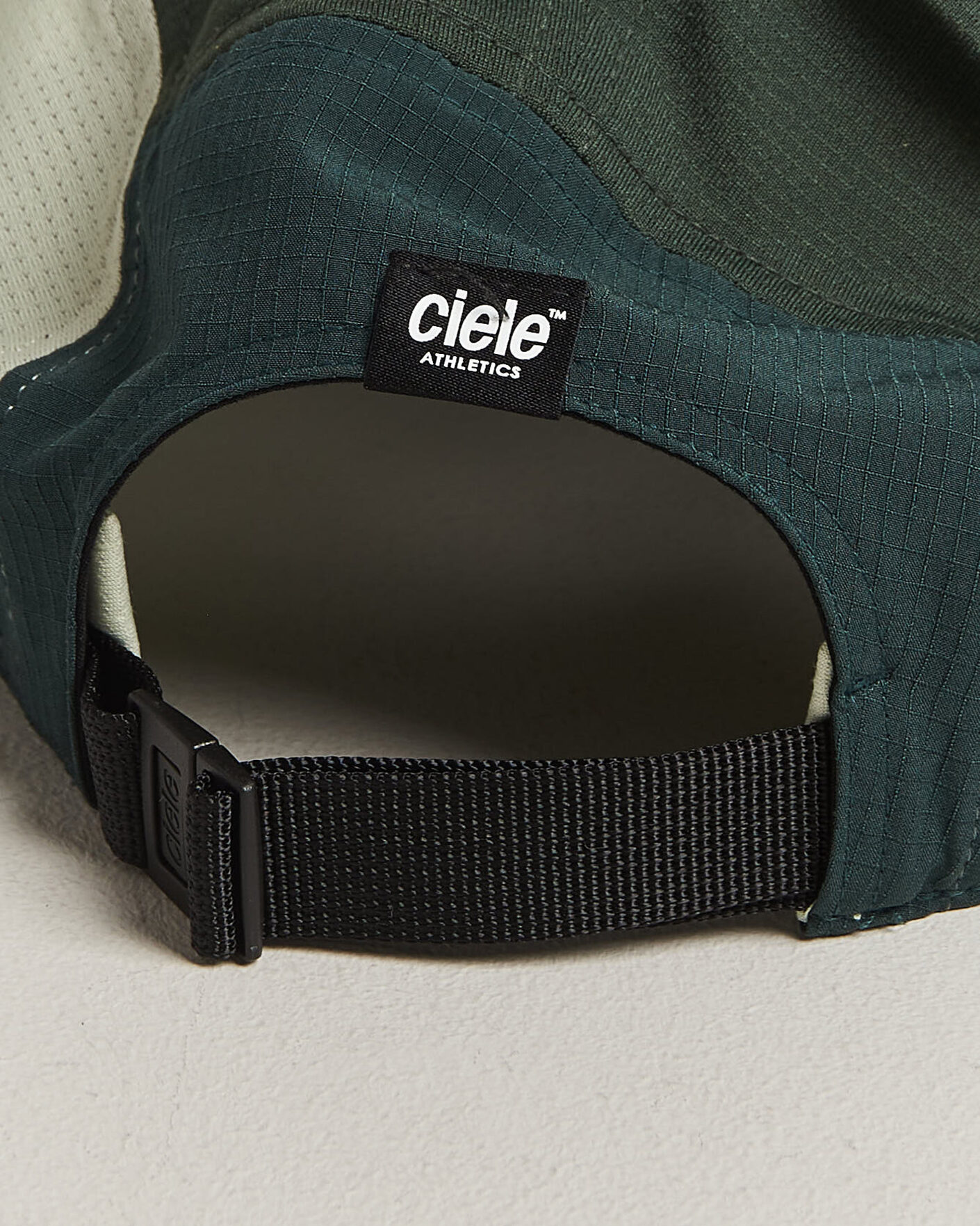 Men | Hats & Caps | Ciele | GOCap Field Running Cap Spruce Light Moss