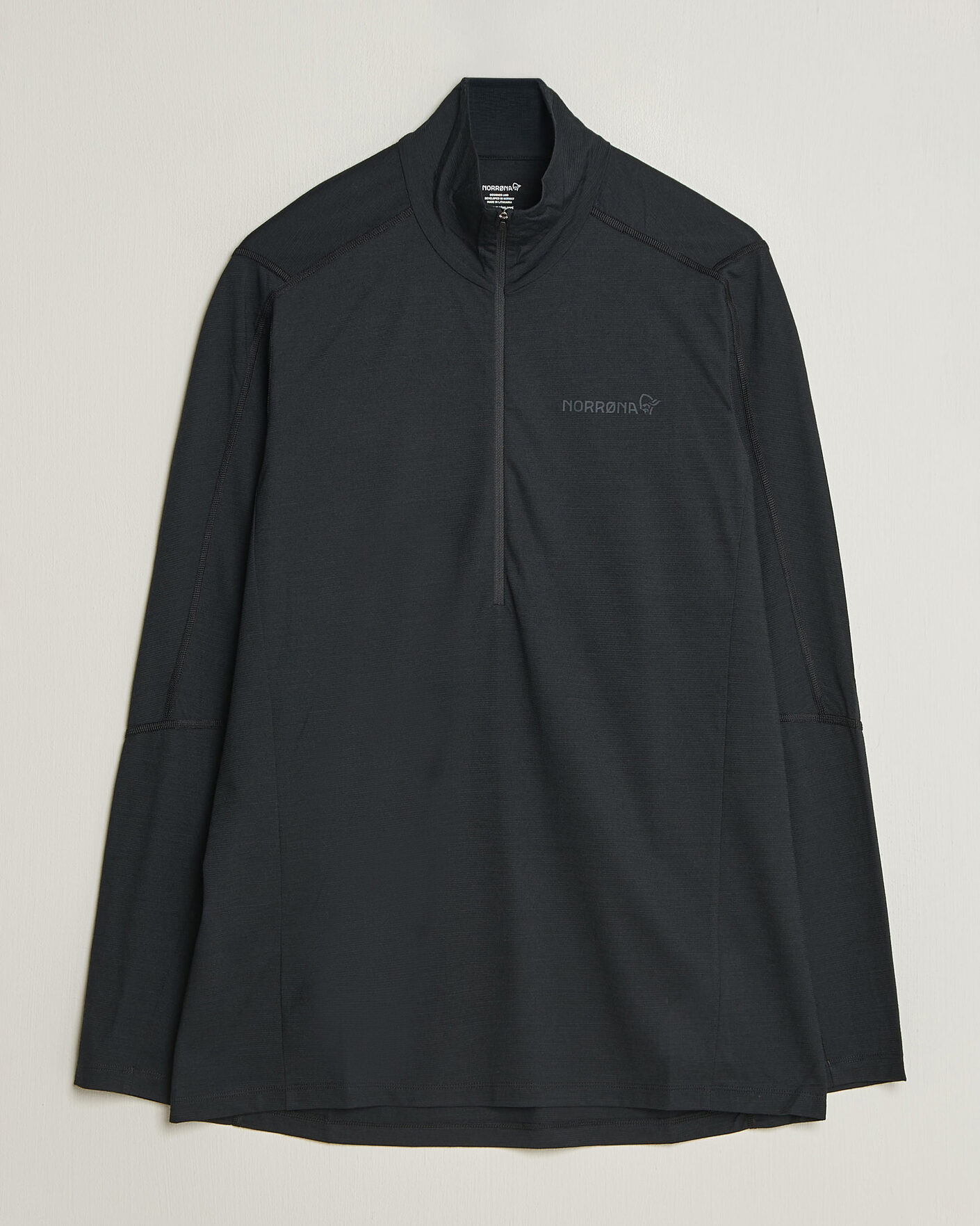 Men | Sweaters & Knitwear | Norrøna | Falketind Equalizer Wool Zip Neck Caviar Black