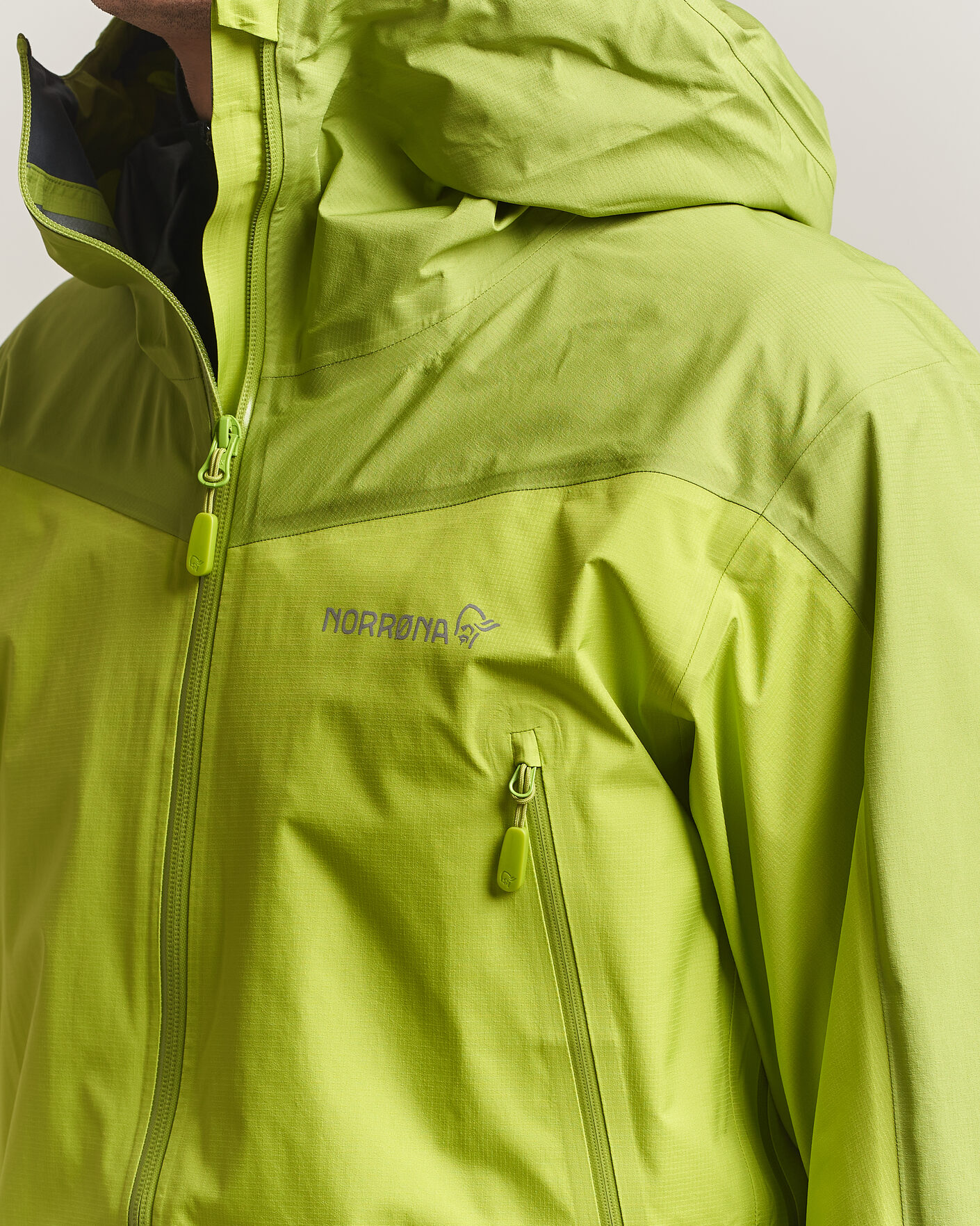 Men | Coats & Jackets | Norrøna | Falketind GORE-TEX Jacket Tender Shoots