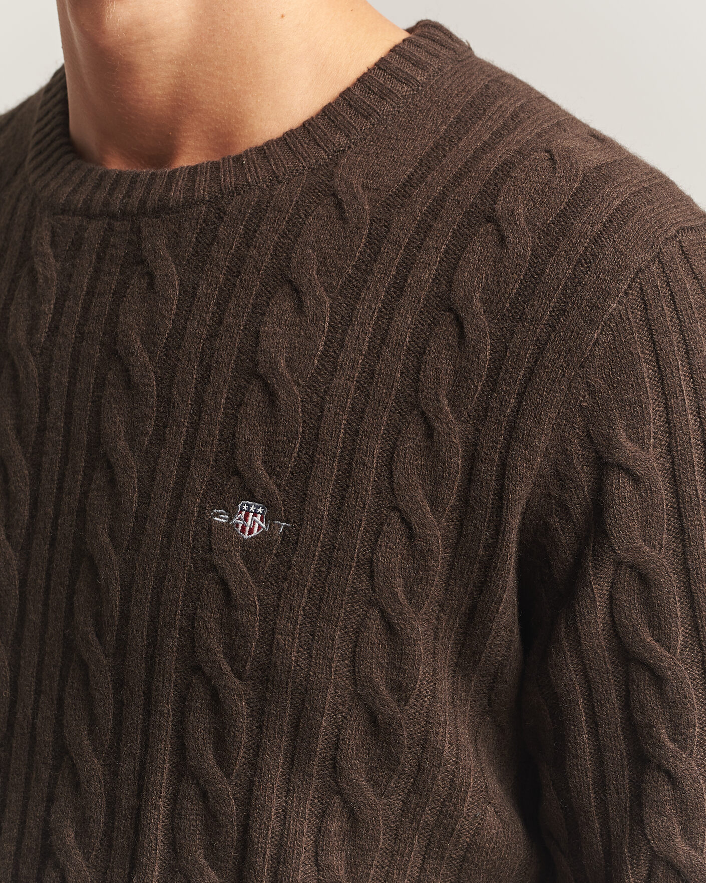 Men | Sweaters & Knitwear | Gant | Lambswool Cable Crew Neck Black Brown