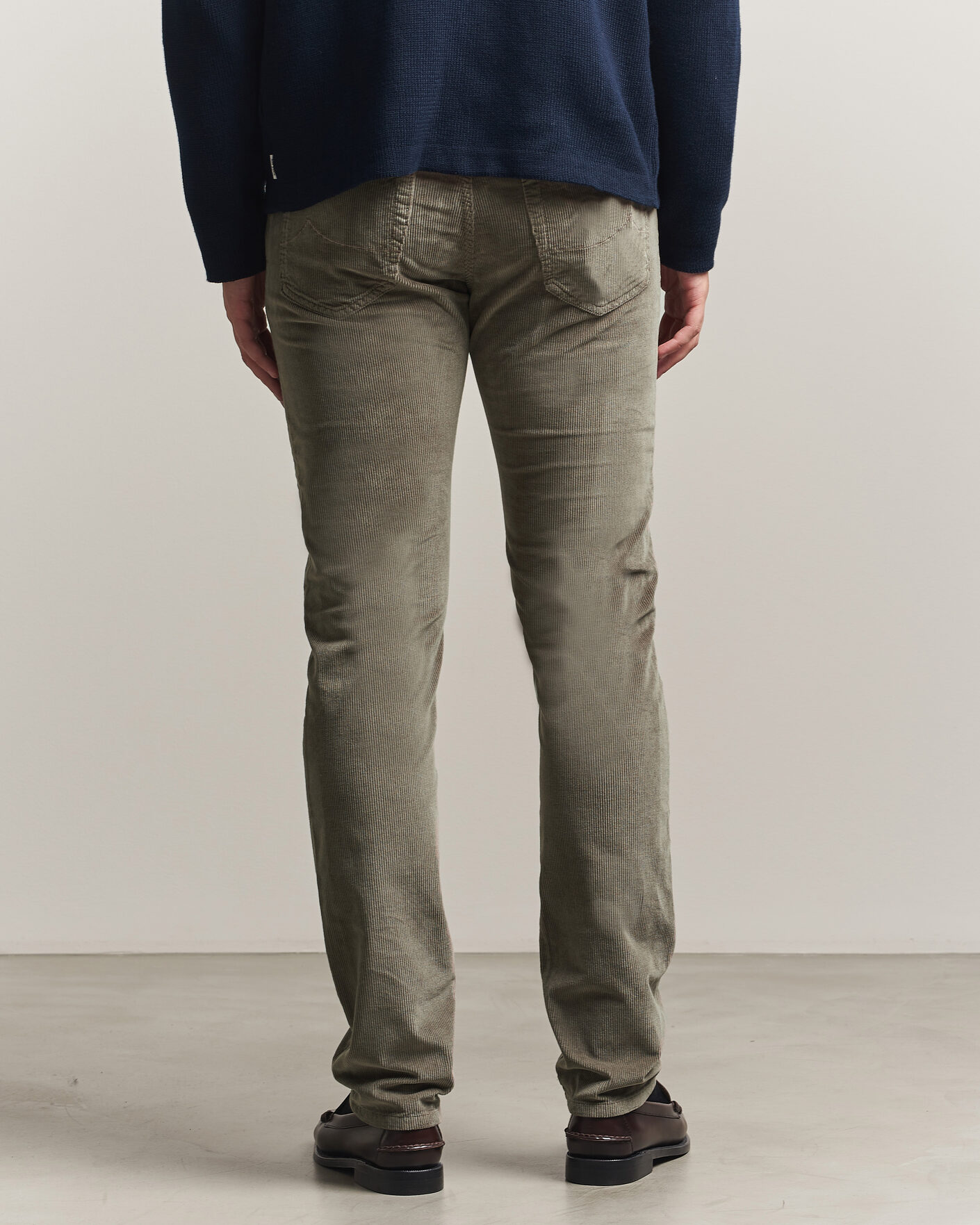 Men | Trousers | Jacob Cohën | Bard 5-Pocket Medium Corduroy Trousers Taupe